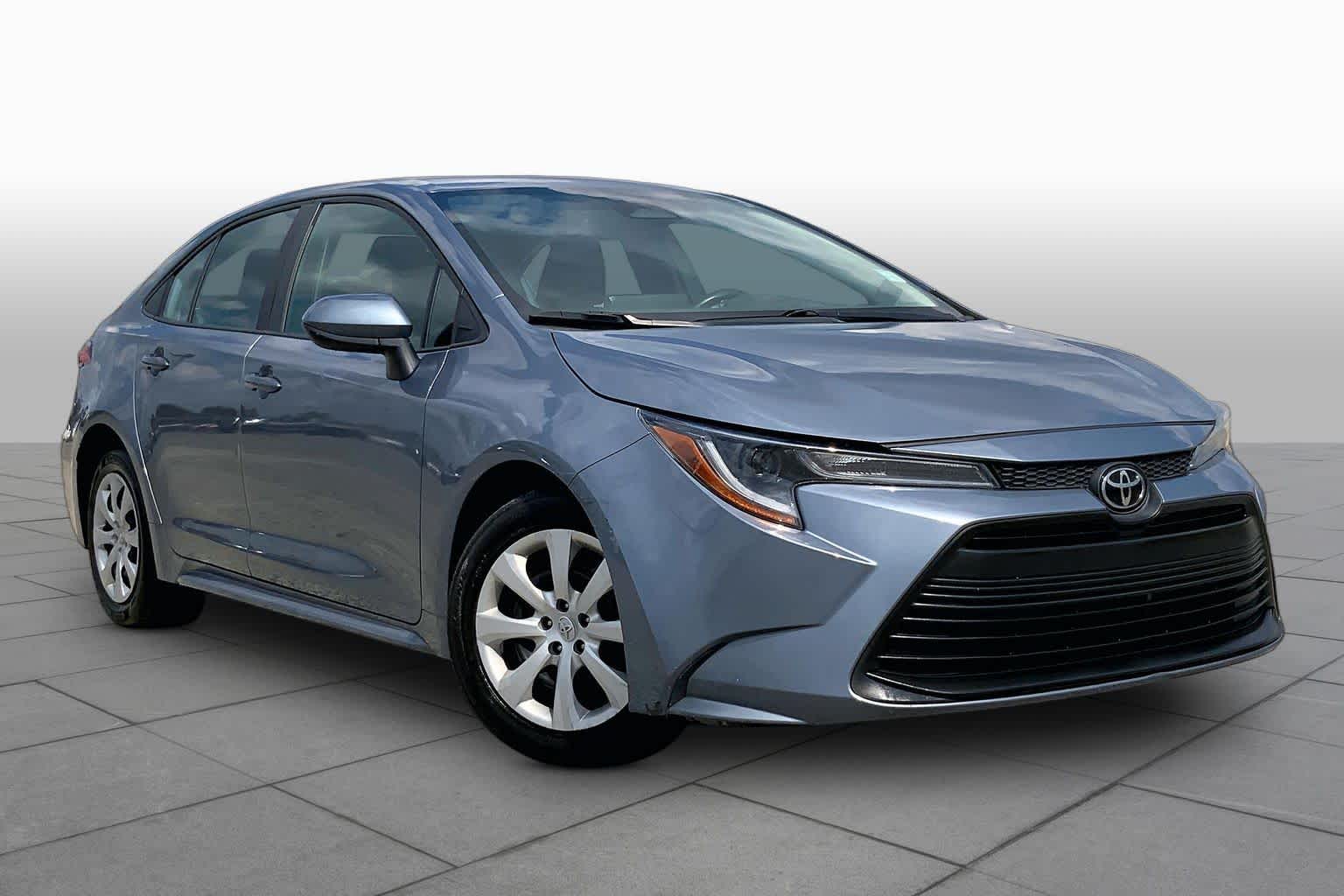 2024 Toyota Corolla photo 3 of 36