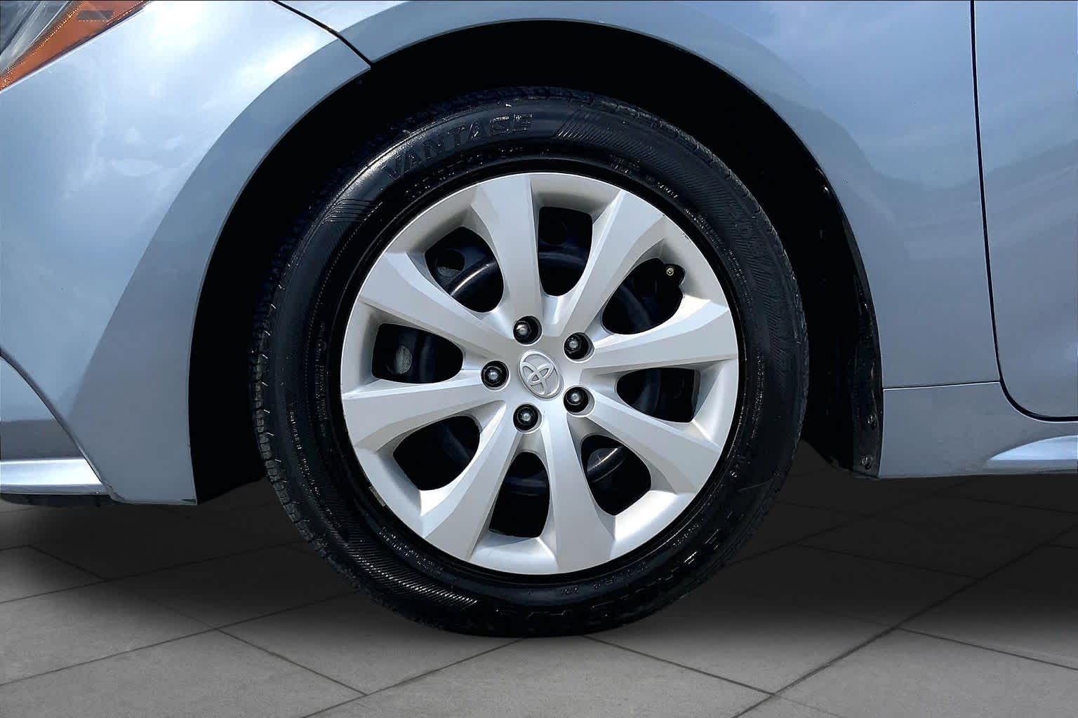 2024 Toyota Corolla photo 11 of 36