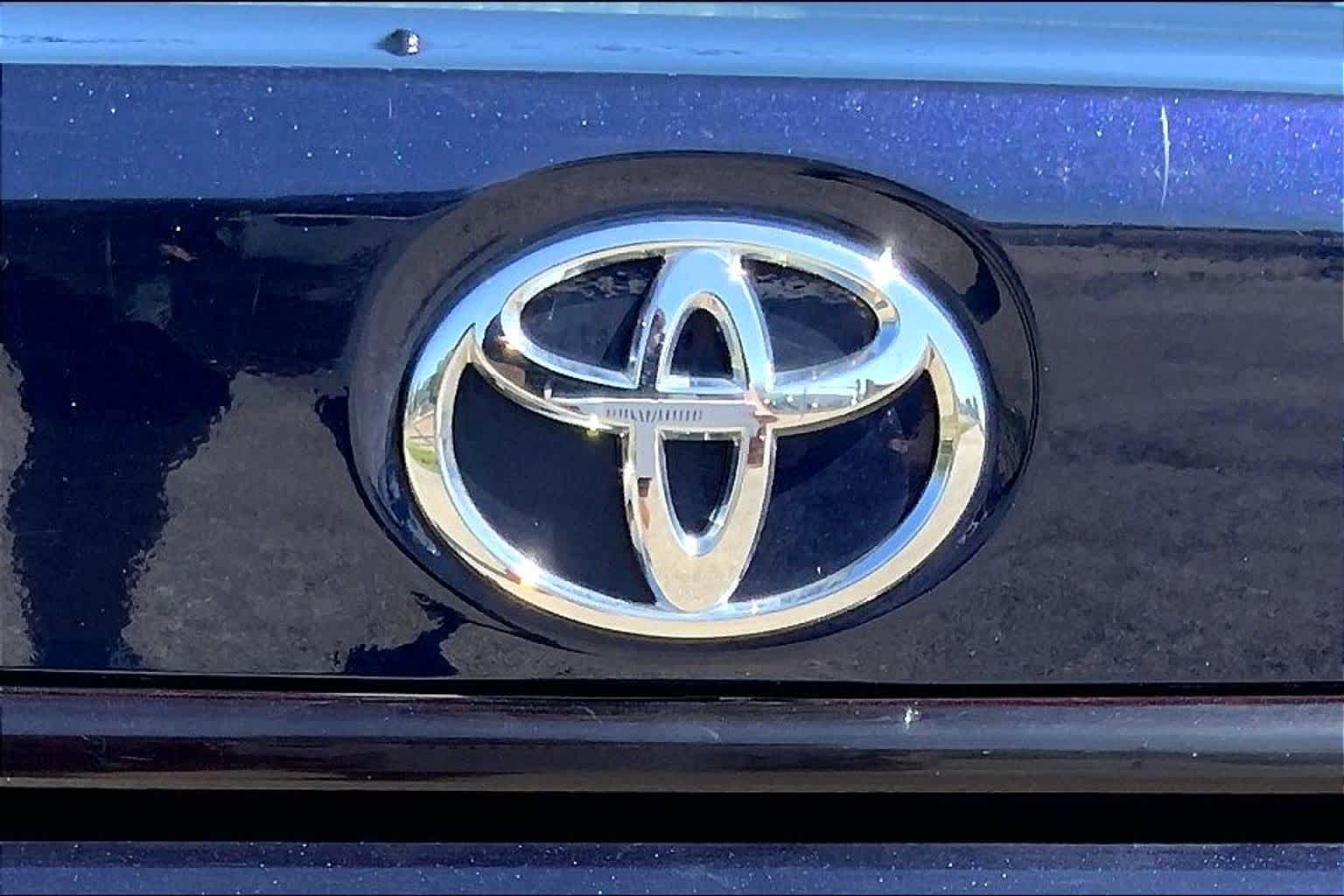 2024 Toyota Corolla LE Blueprint at Beck & Masten Kia