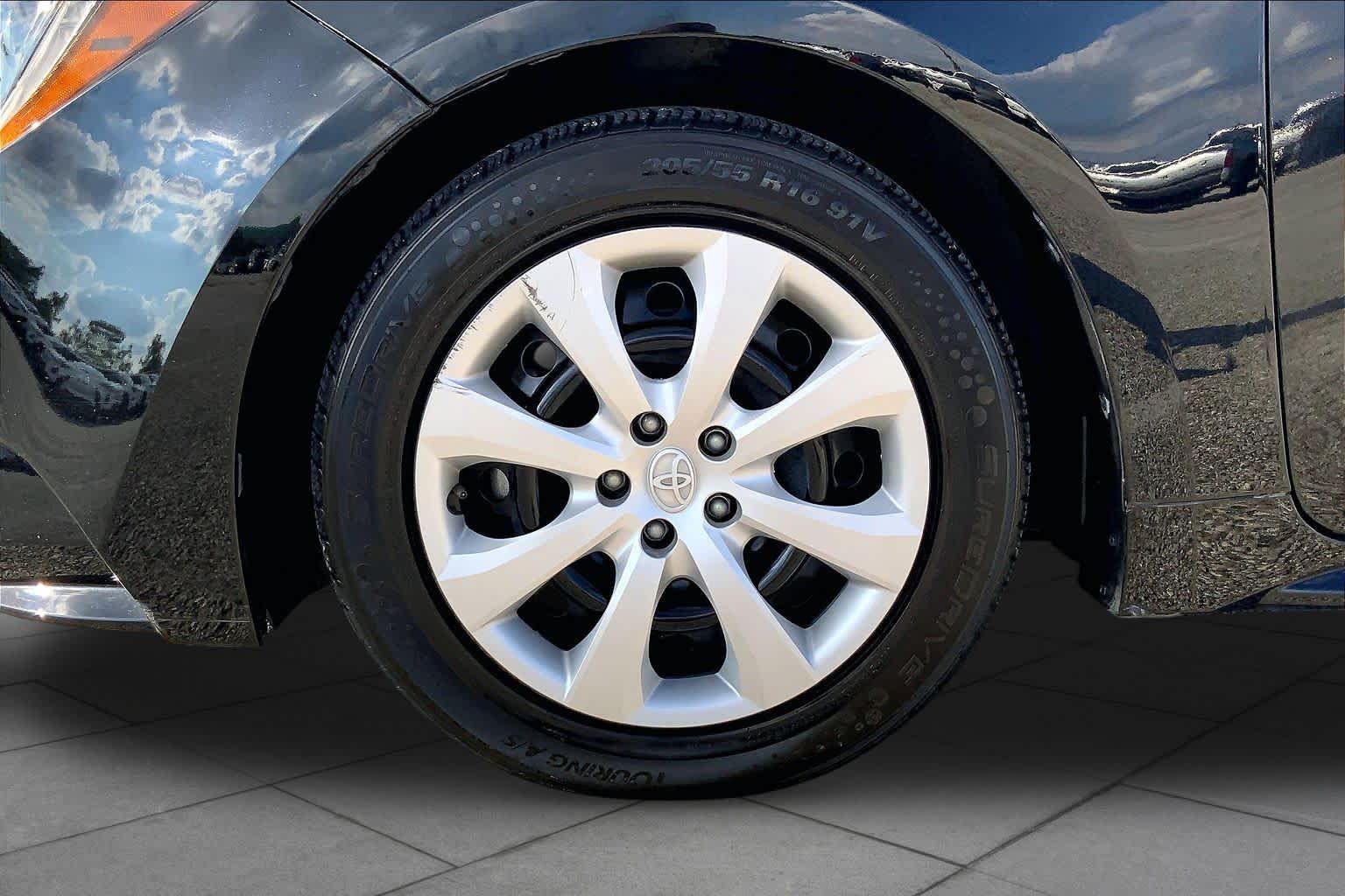 2024 Toyota Corolla photo 11 of 36