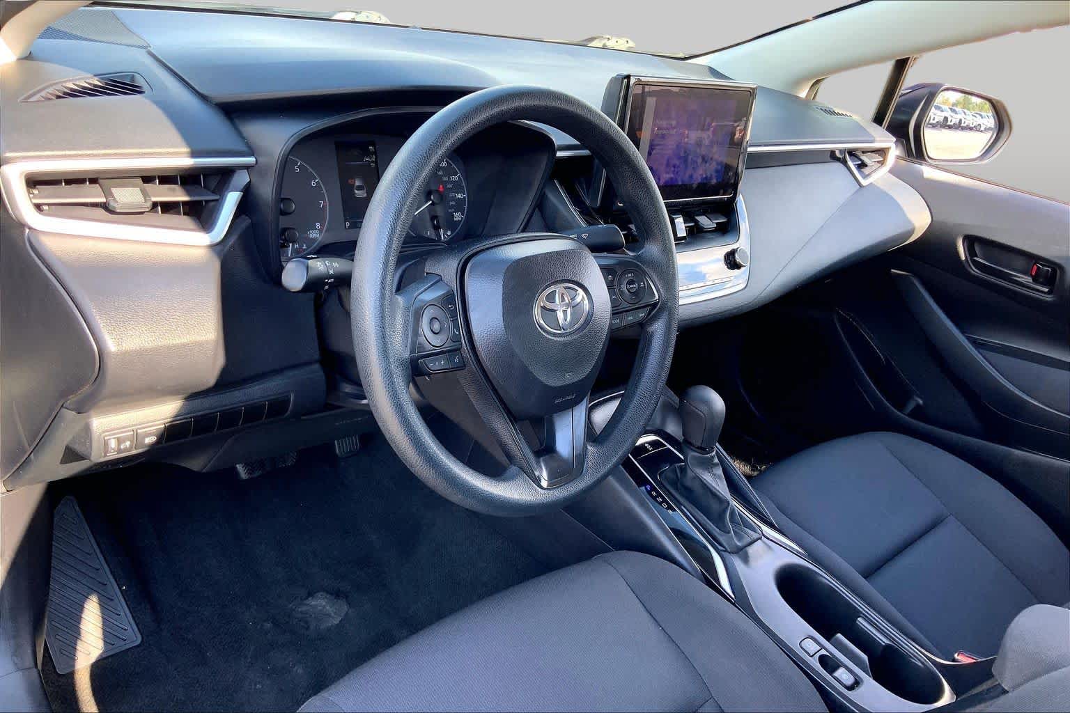 2024 Toyota Corolla photo 17 of 36
