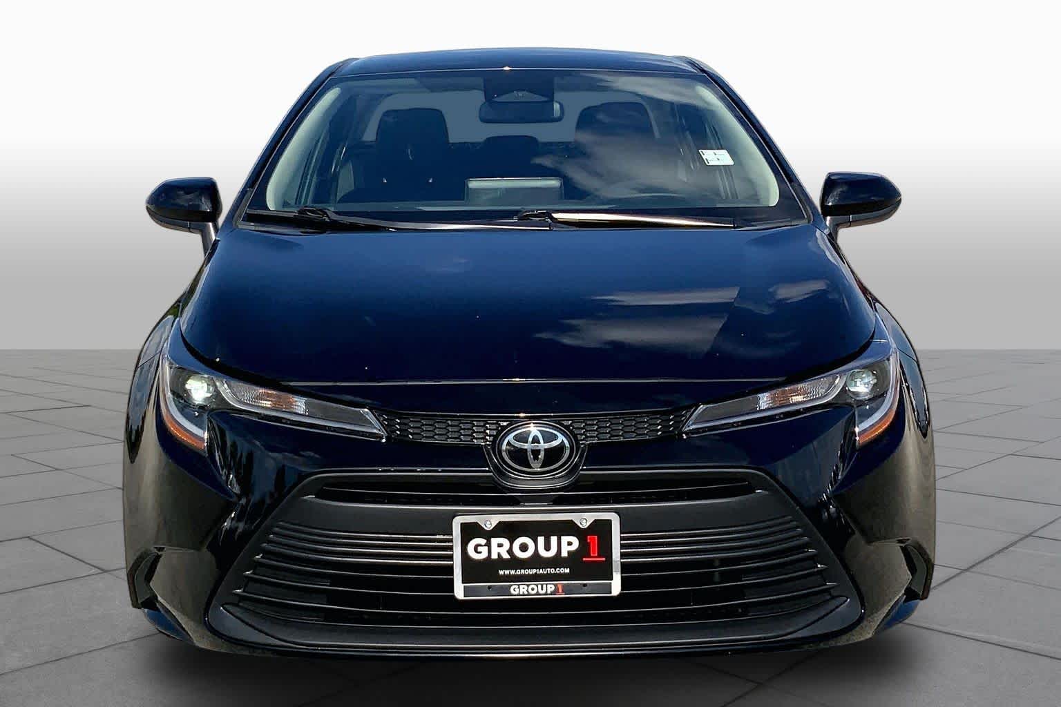 2024 Toyota Corolla photo 4 of 36