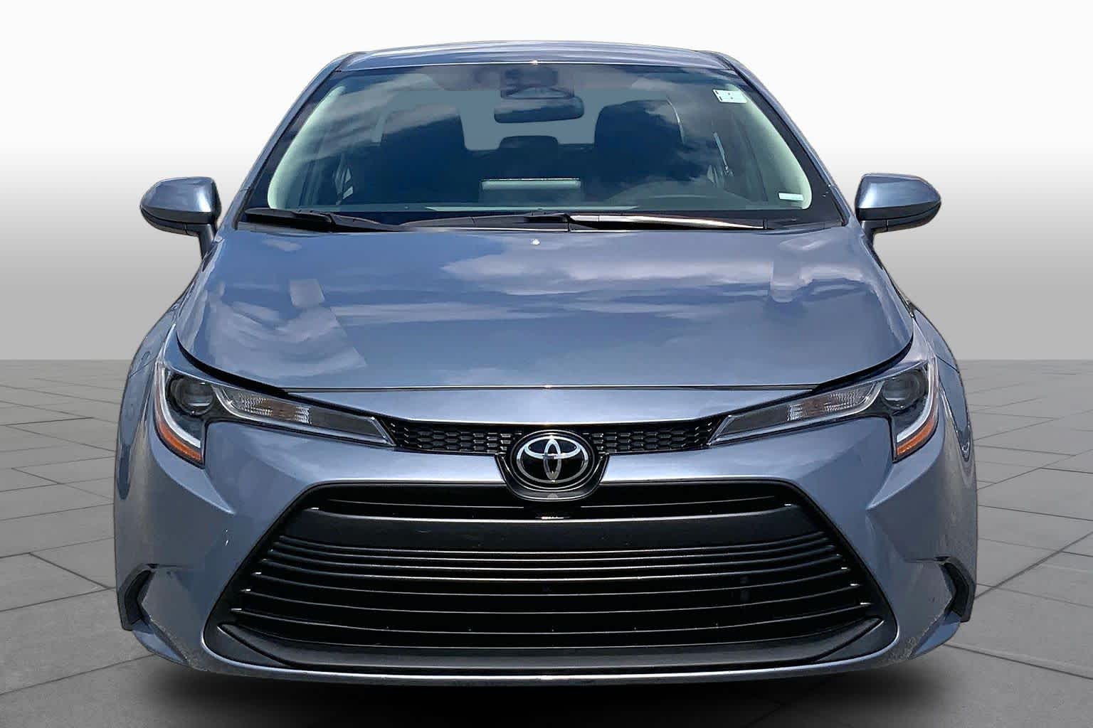 2024 Toyota Corolla photo 4 of 36