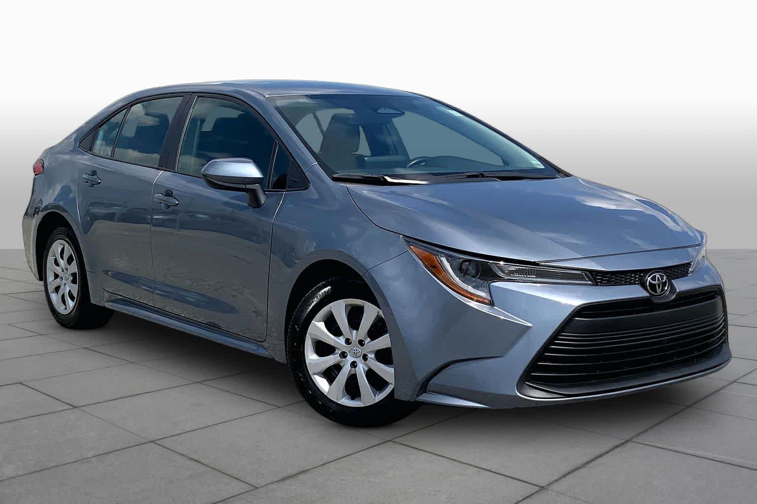 2024 Toyota Corolla photo 3 of 36