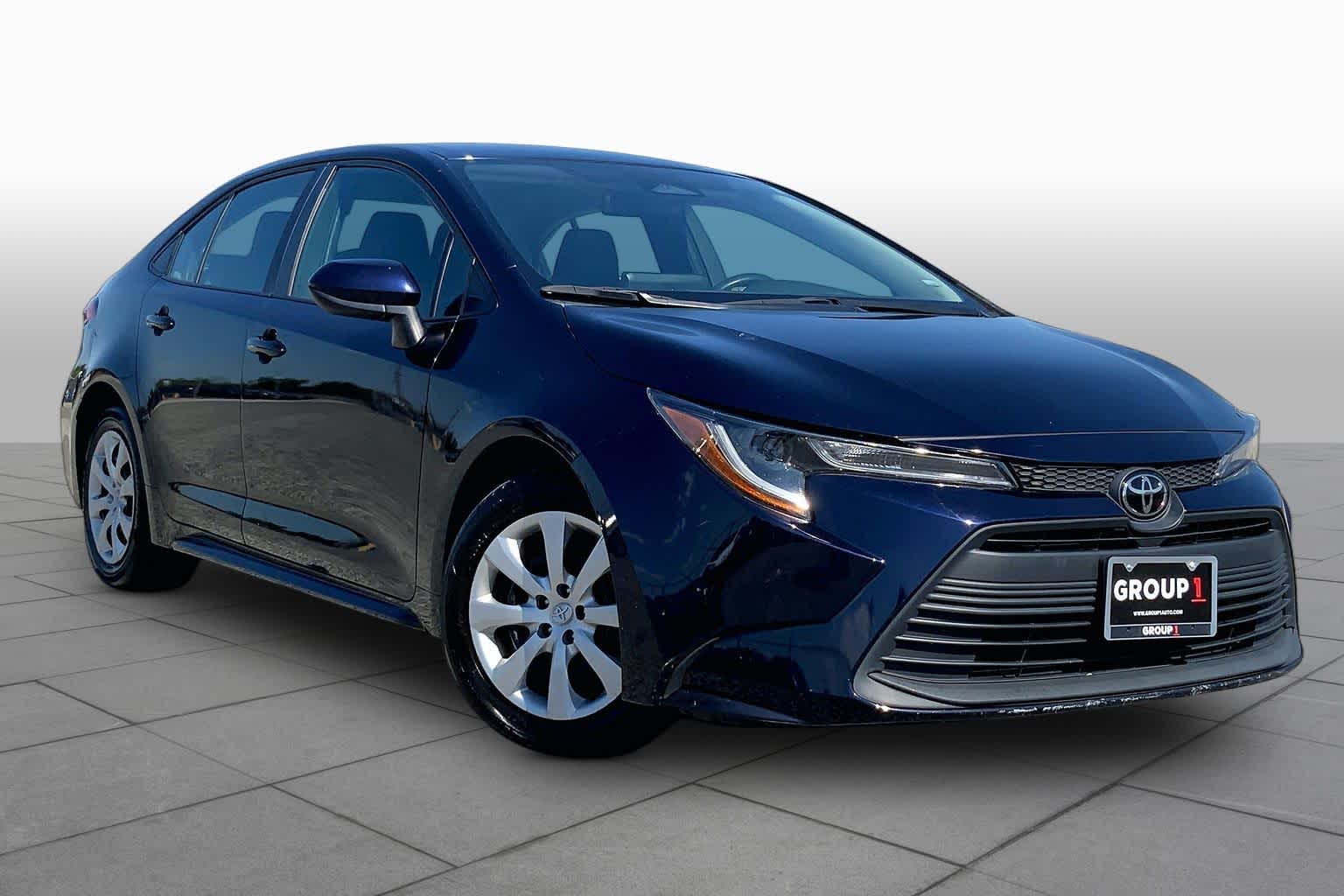 2024 Toyota Corolla photo 3 of 36