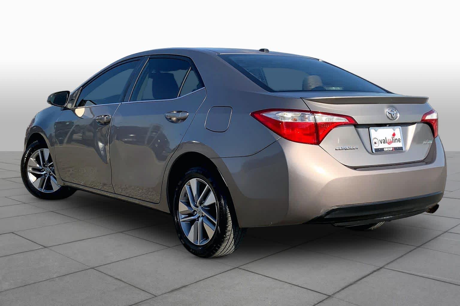 2014 Toyota Corolla photo 12 of 36