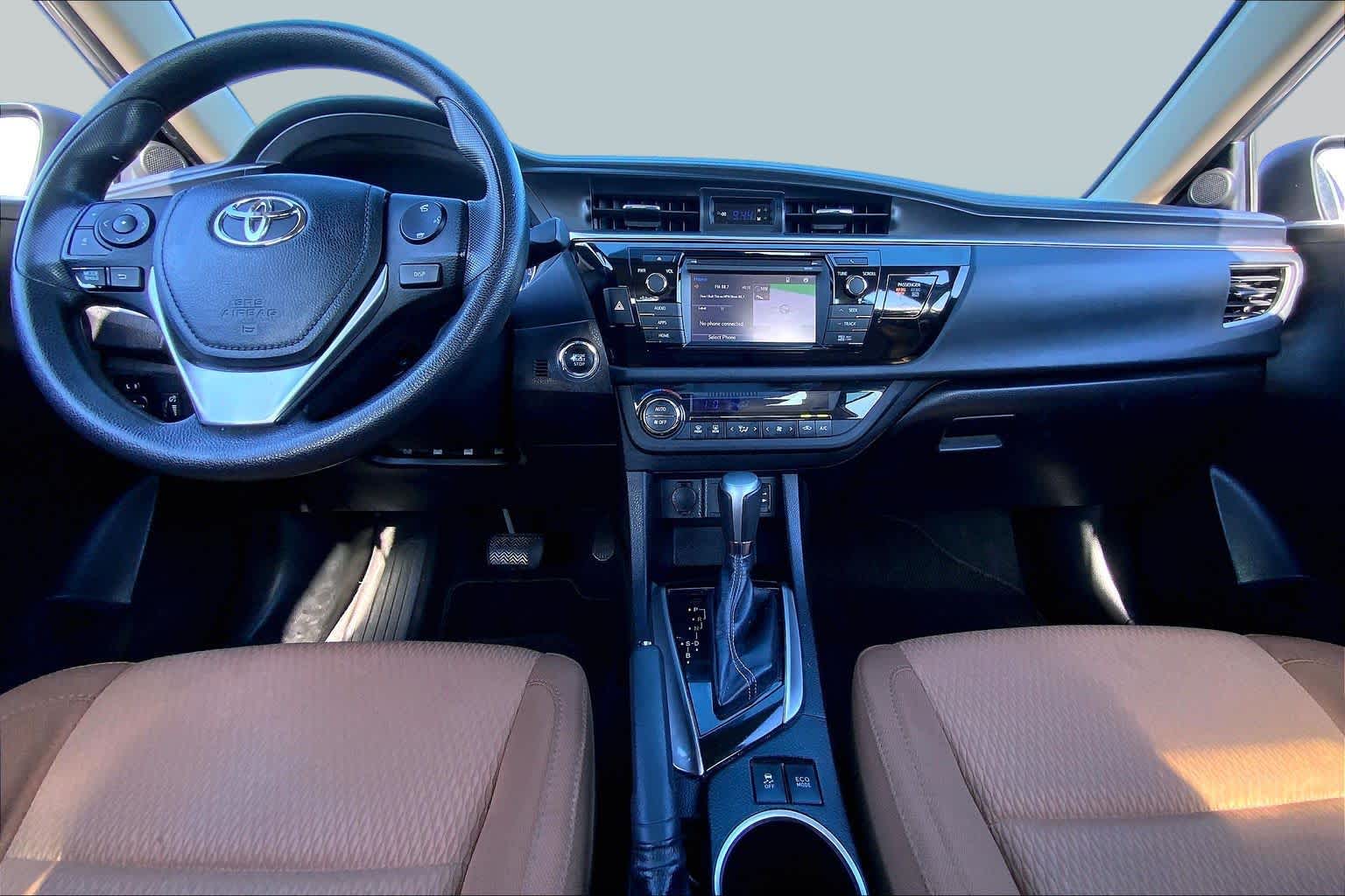2014 Toyota Corolla photo 15 of 36