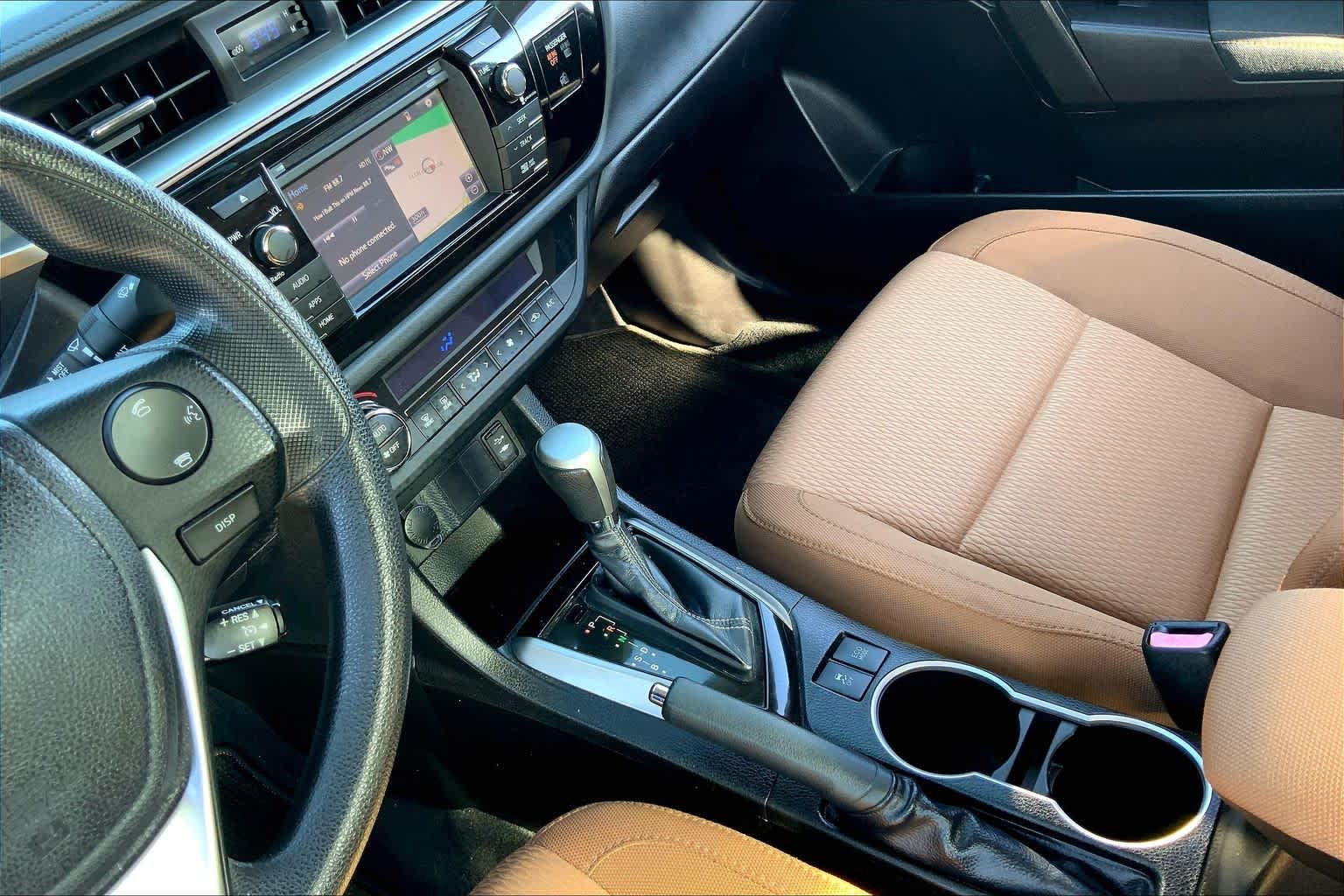 2014 Toyota Corolla photo 16 of 36