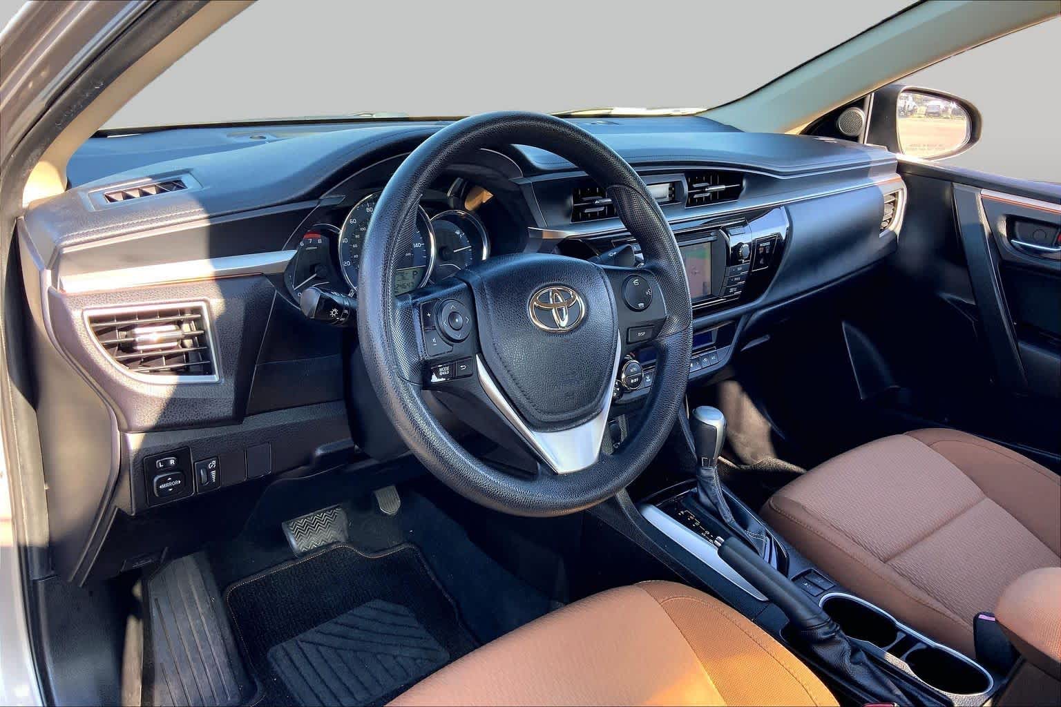 2014 Toyota Corolla photo 17 of 36