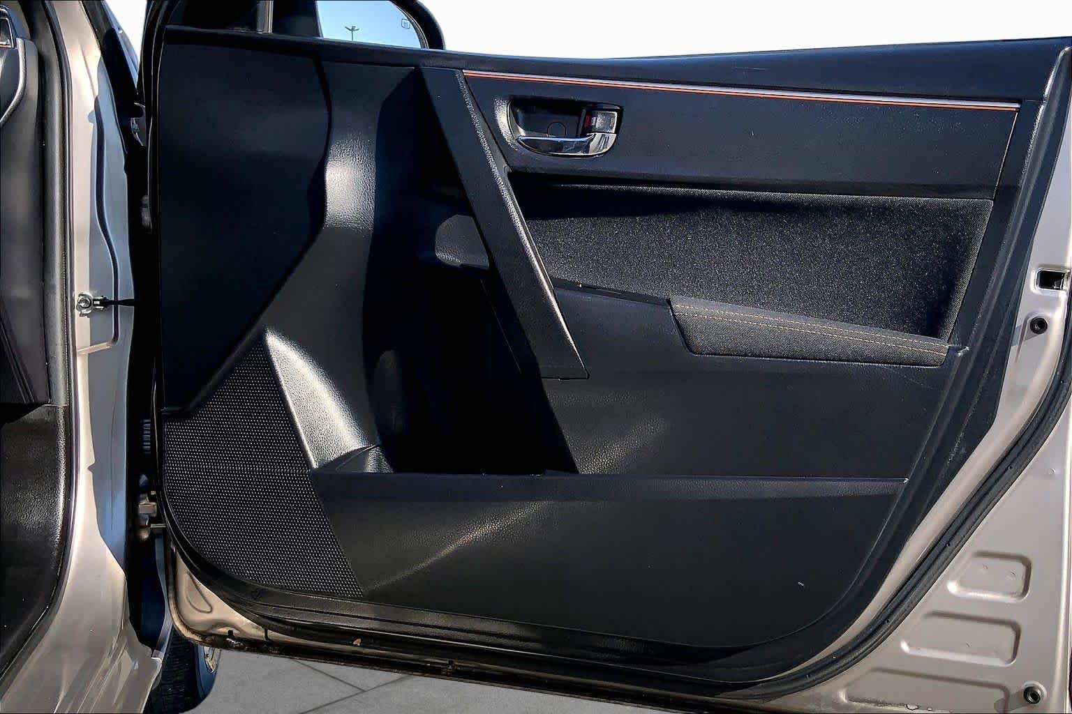 2014 Toyota Corolla photo 22 of 36