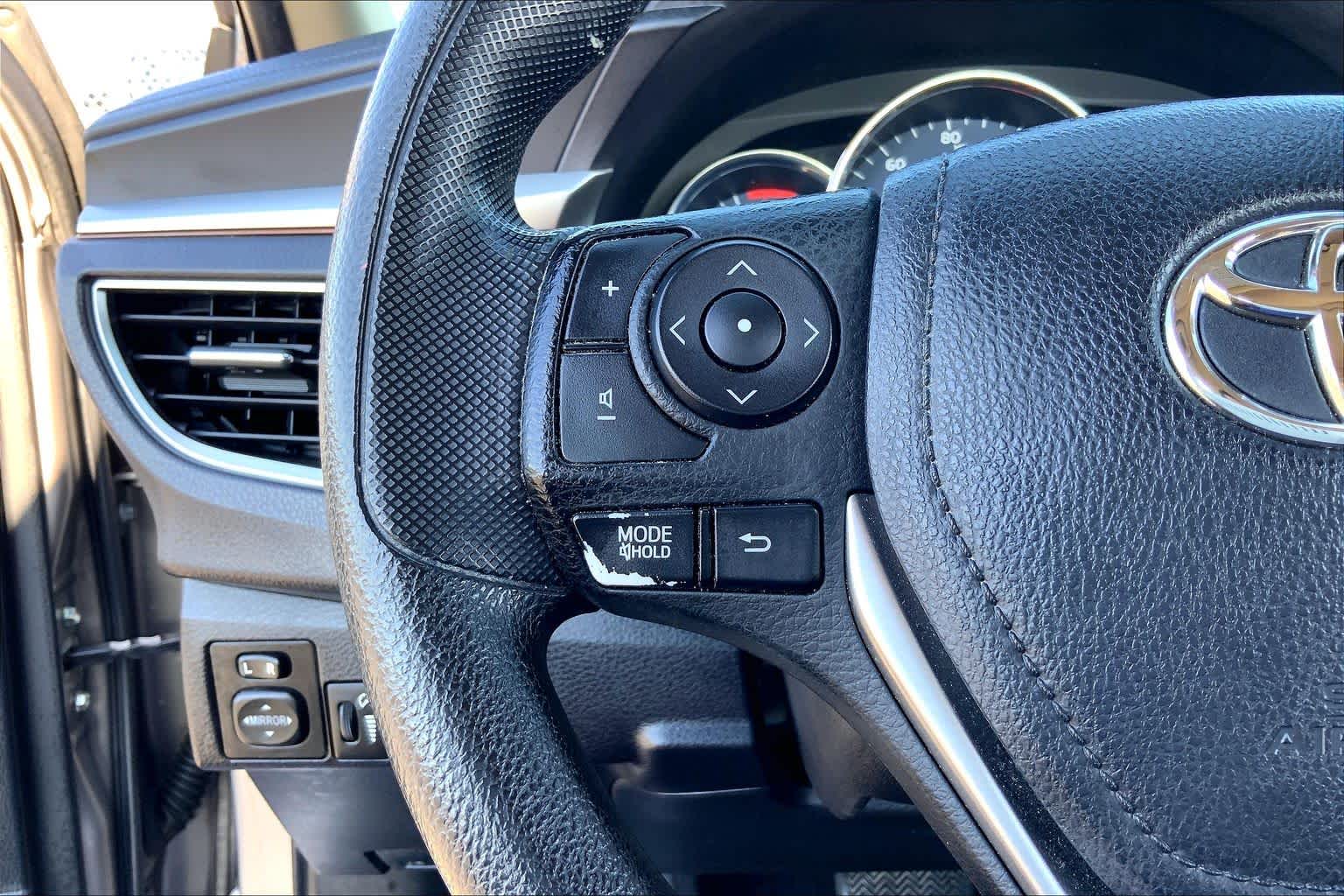 2014 Toyota Corolla photo 23 of 36