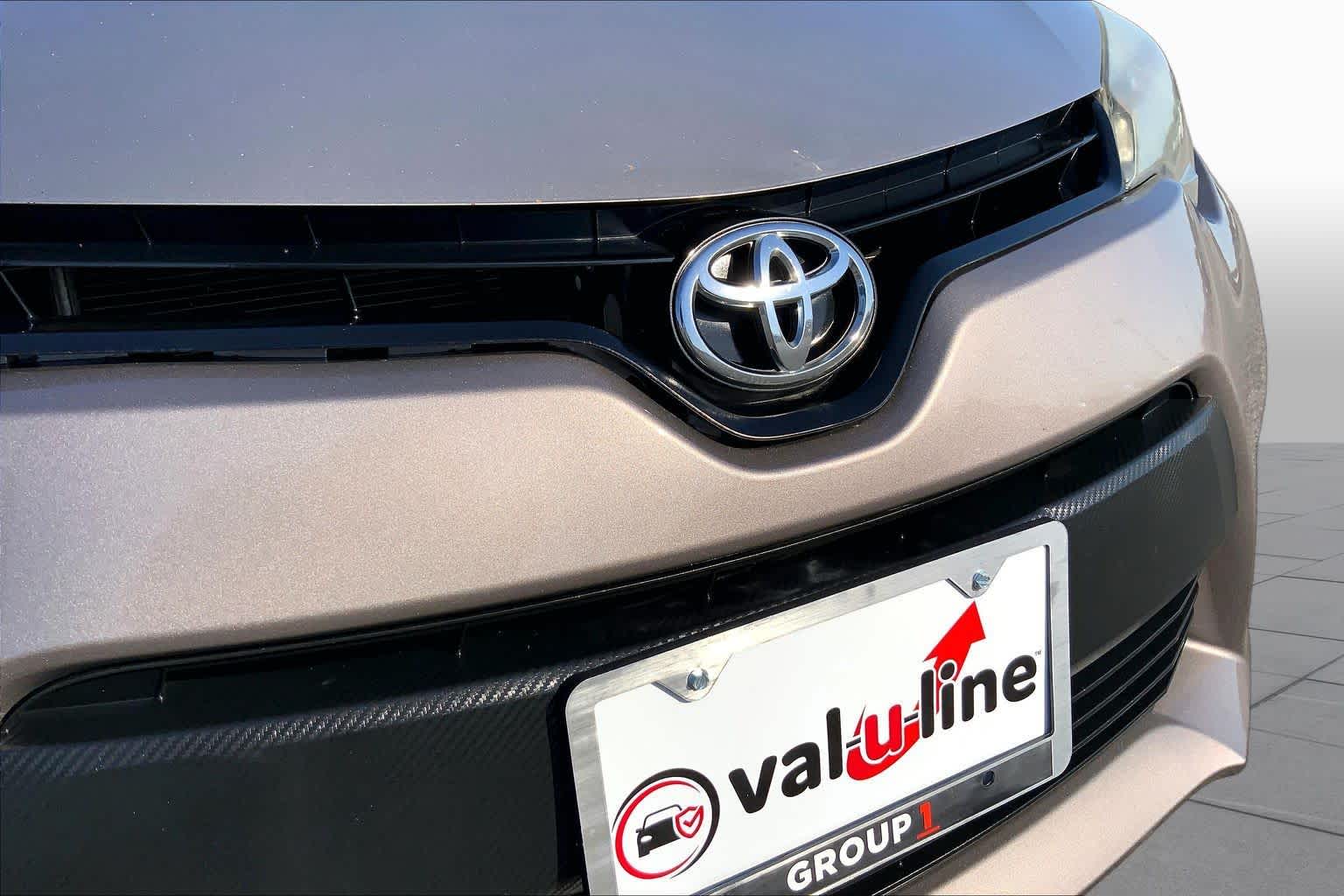 2014 Toyota Corolla photo 29 of 36