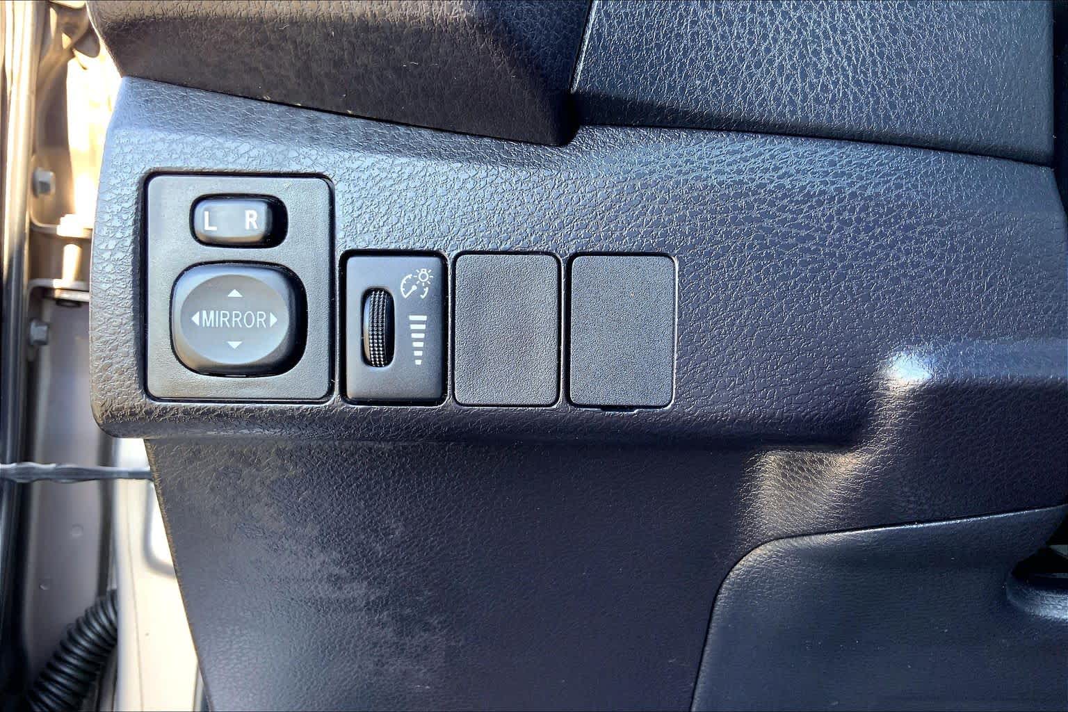 2014 Toyota Corolla photo 33 of 36