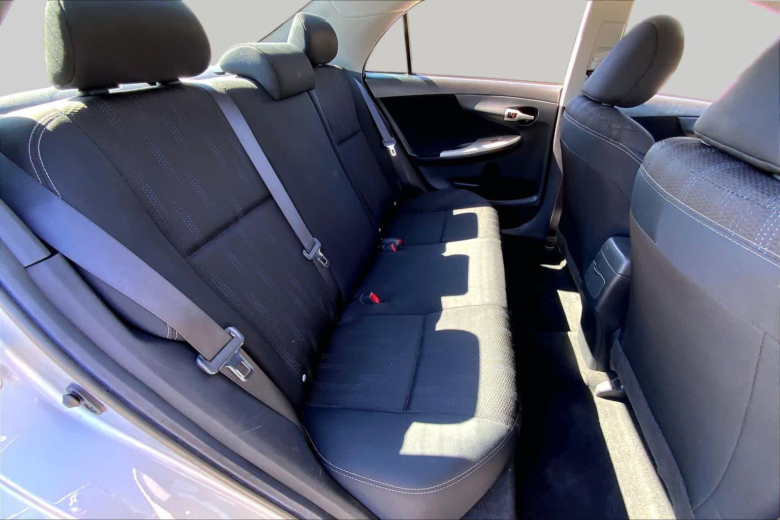 2013 Toyota Corolla photo 19 of 35