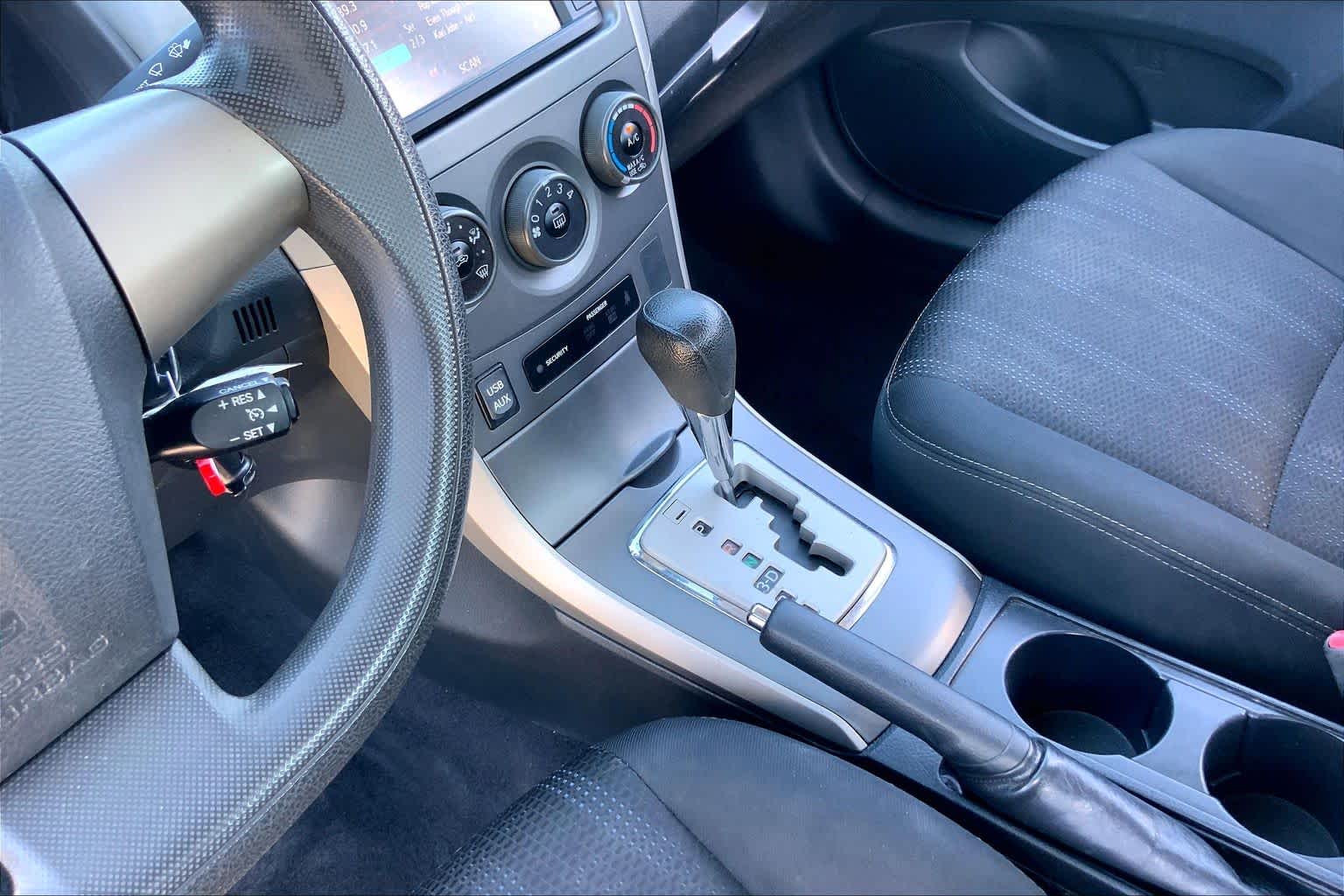 2013 Toyota Corolla photo 16 of 35