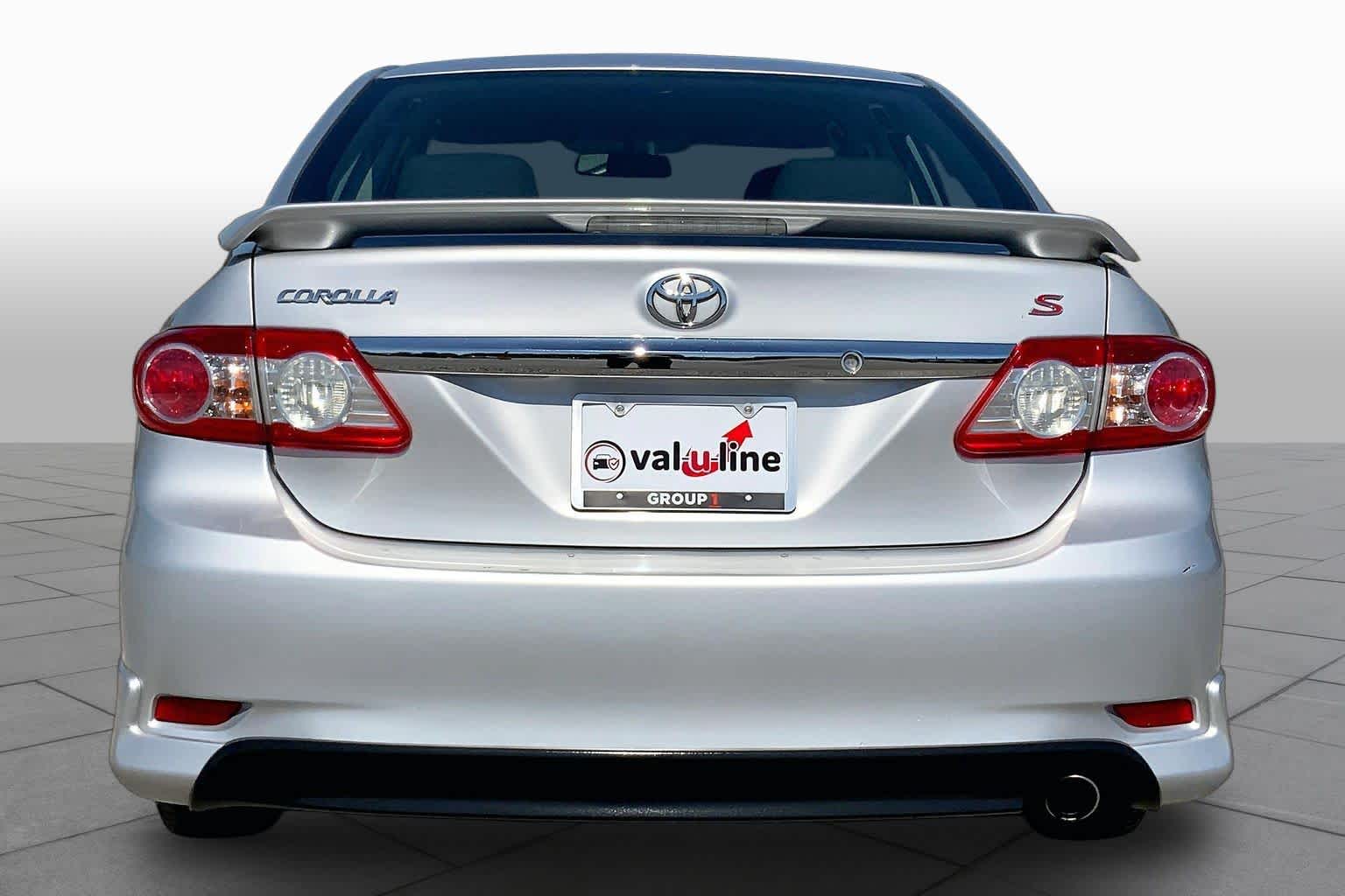 2013 Toyota Corolla photo 5 of 35
