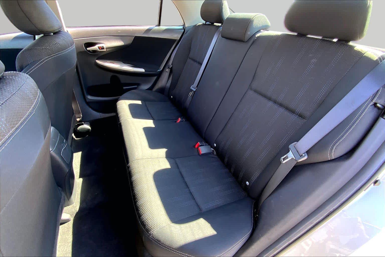 2013 Toyota Corolla photo 20 of 35