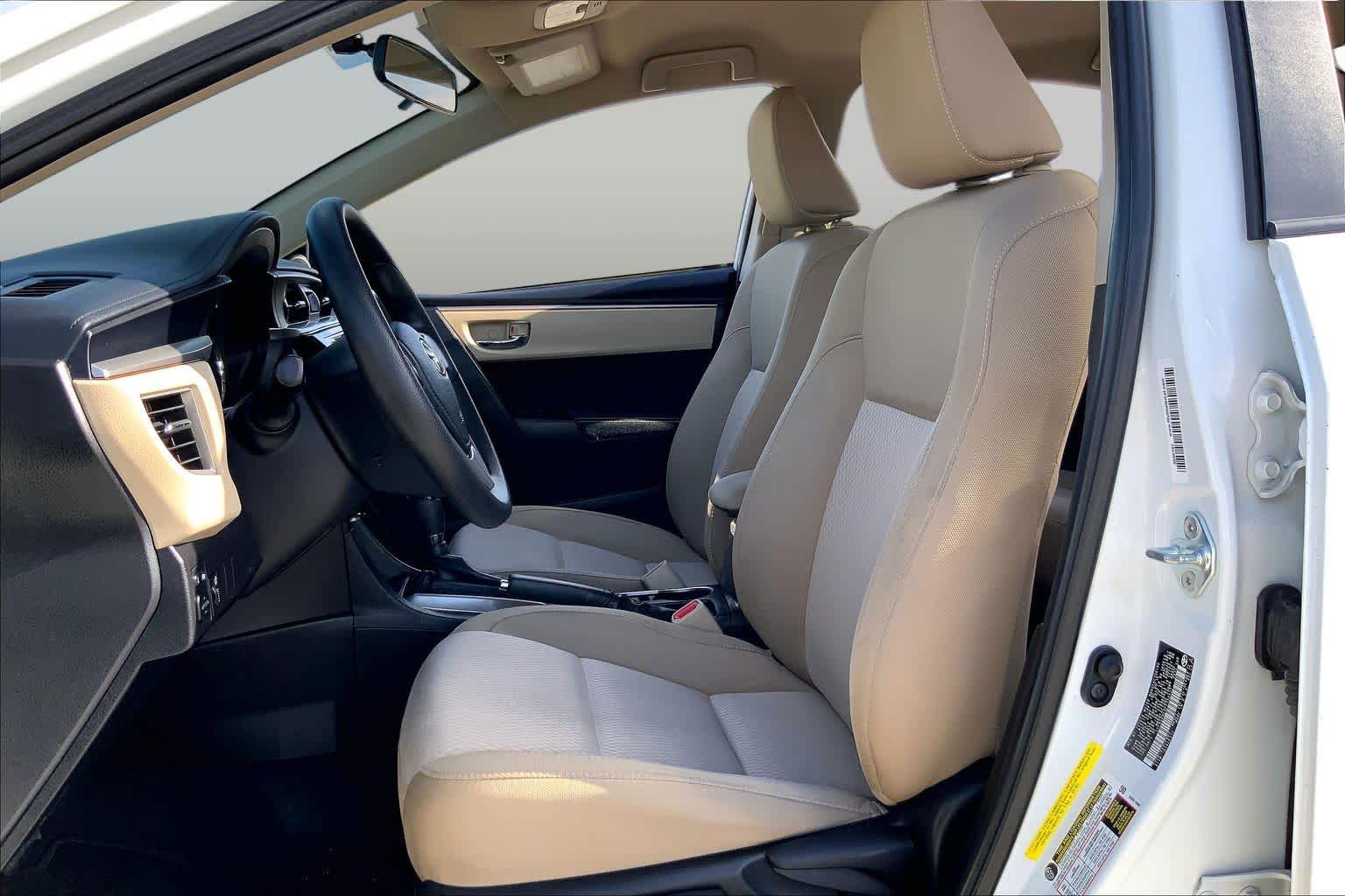 2015 Toyota Corolla LE Super White at AutoNation USA Houston