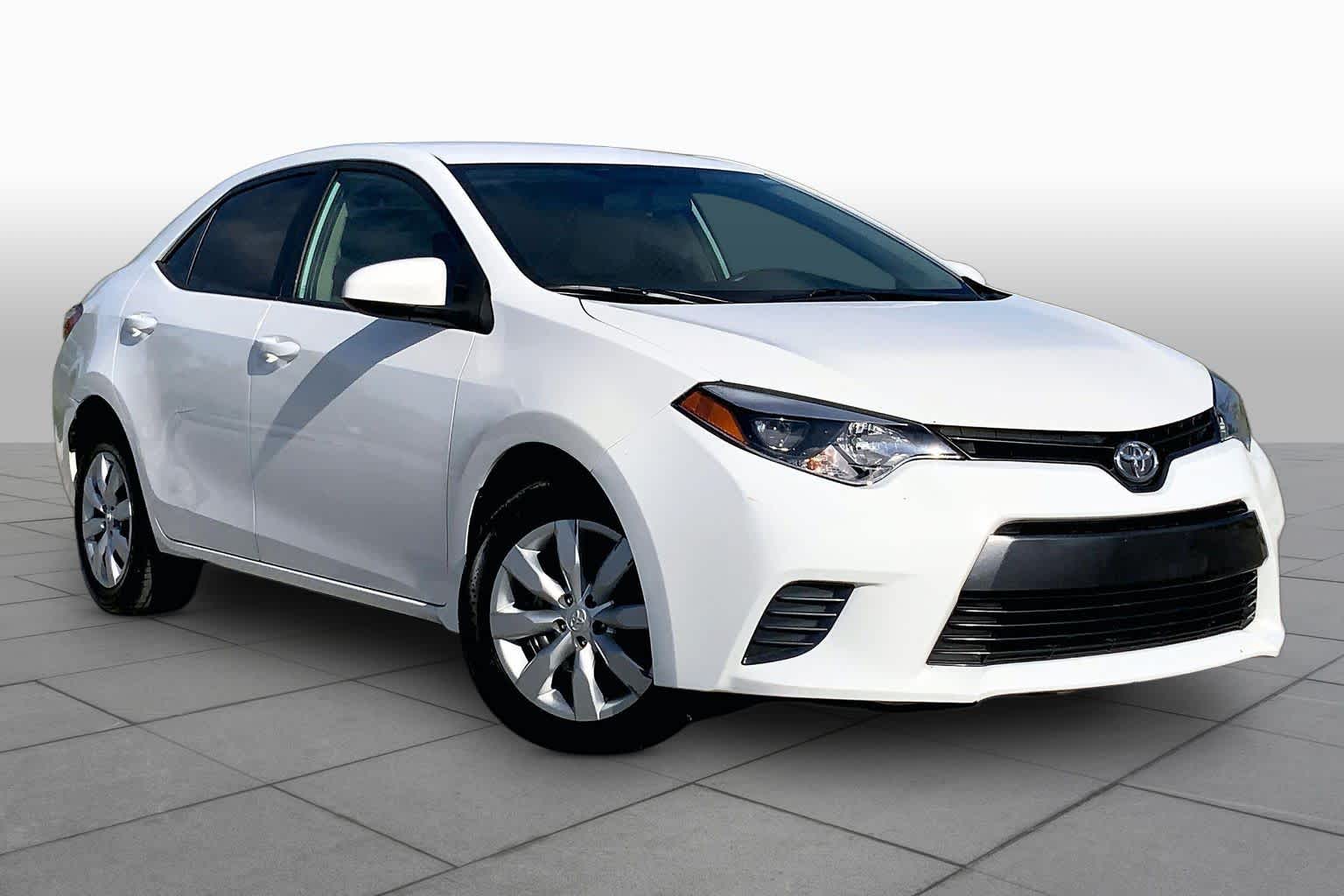 2015 Toyota Corolla LE Super White at AutoNation USA Houston