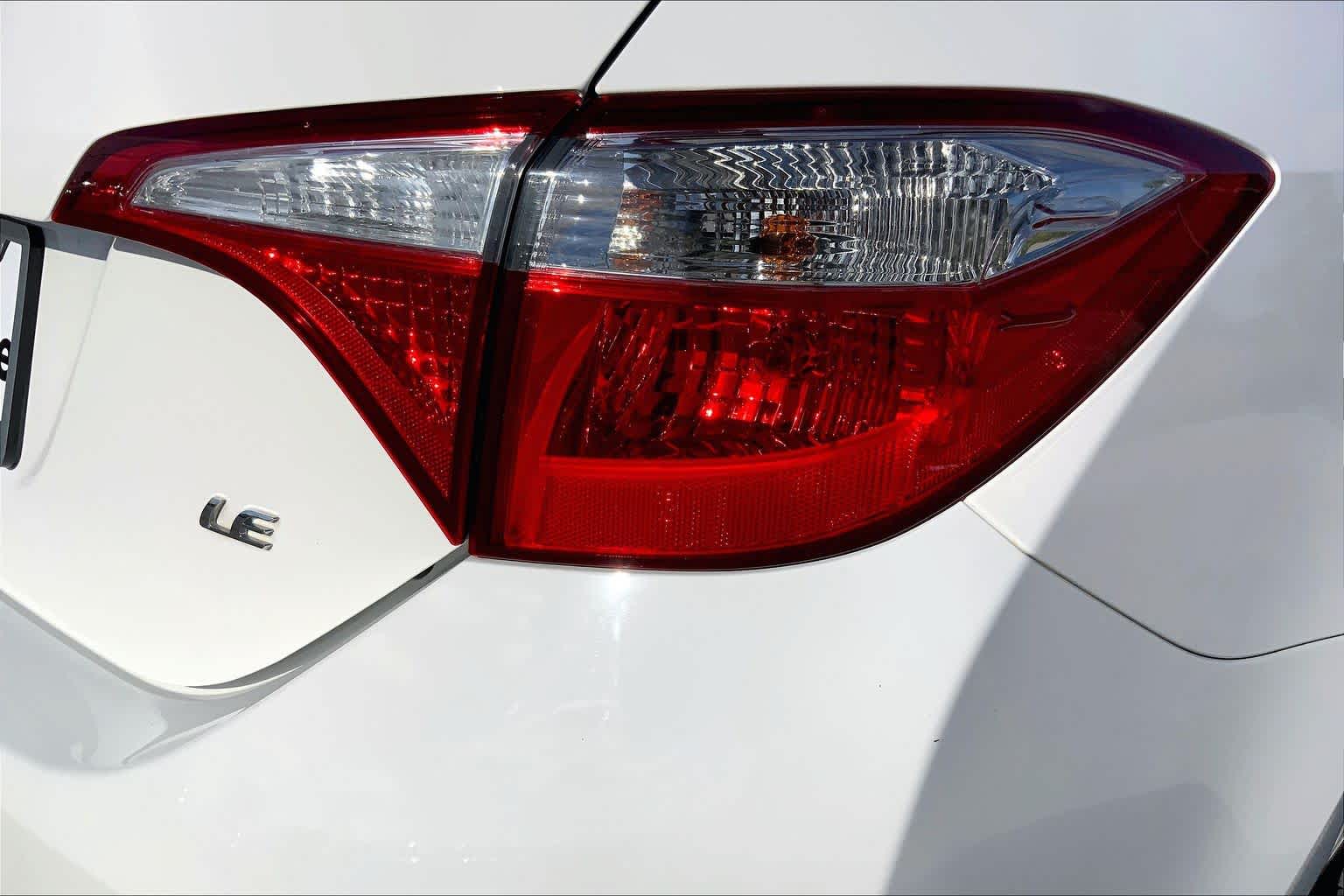 2015 Toyota Corolla LE Super White at AutoNation USA Houston