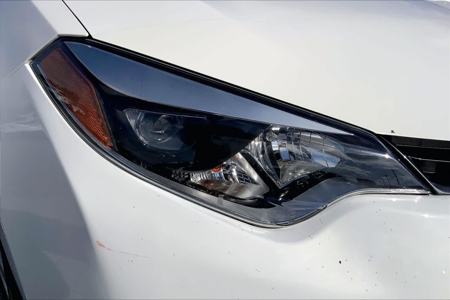 2015 Toyota Corolla LE Super White at AutoNation USA Houston