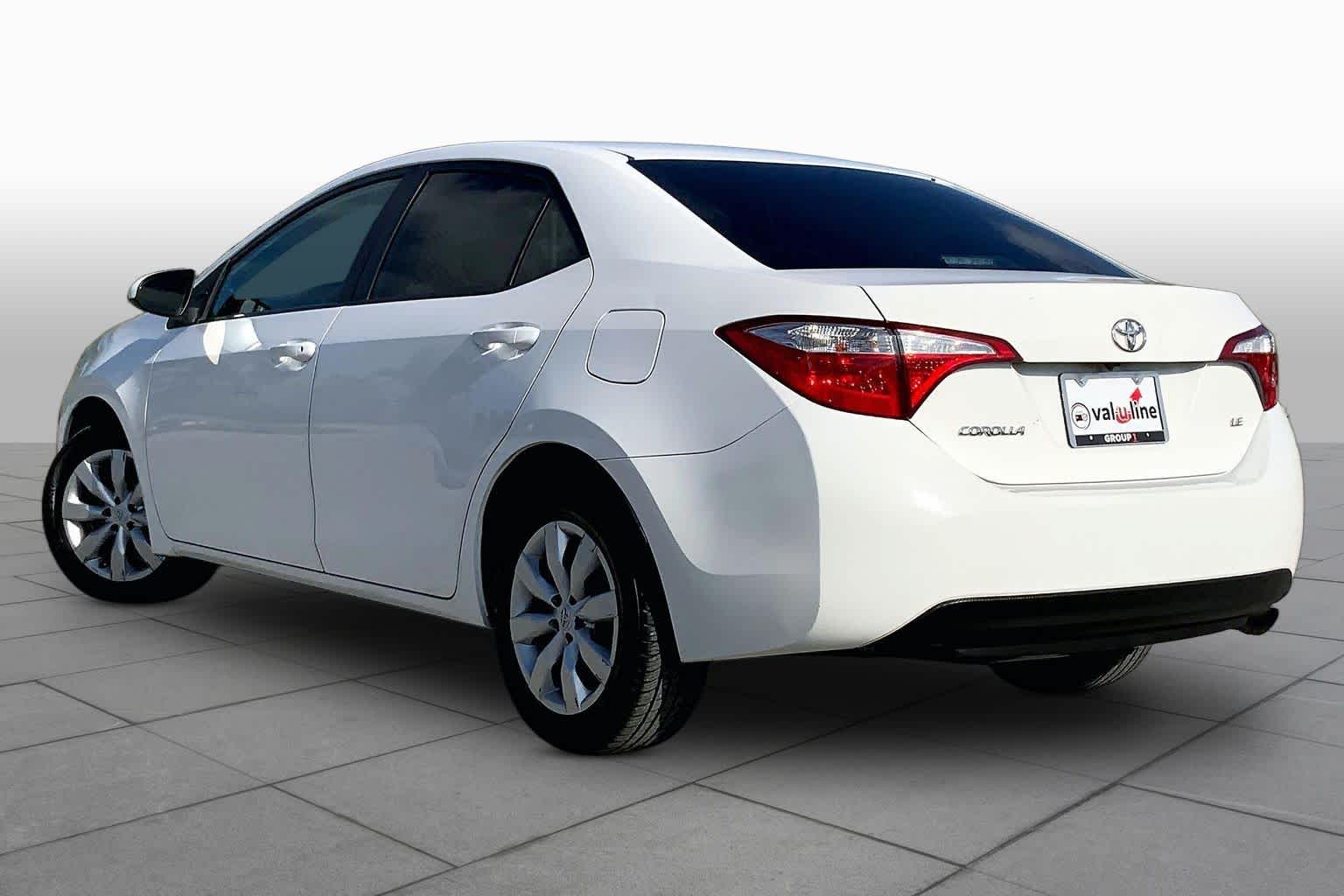 2015 Toyota Corolla LE Super White at AutoNation USA Houston