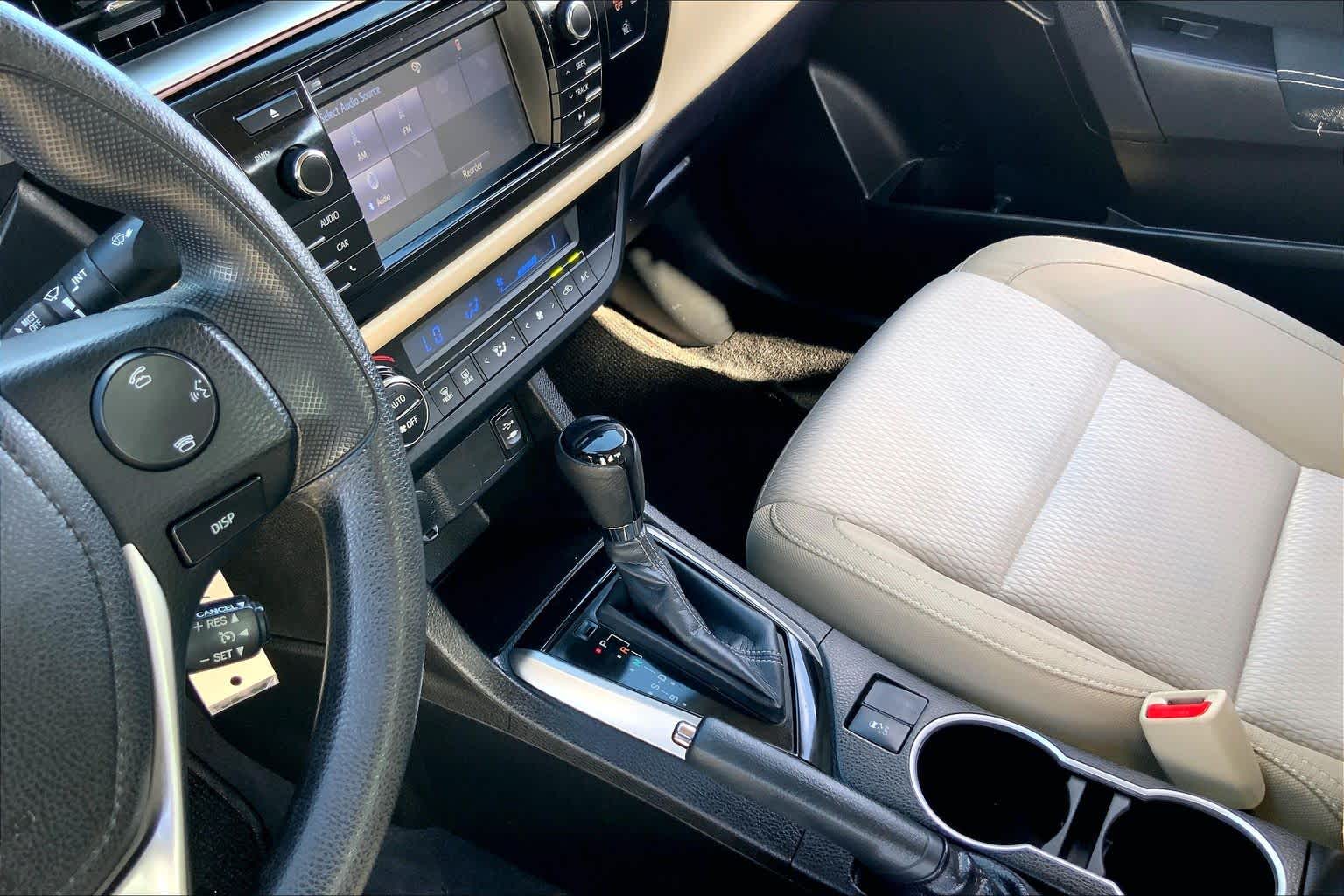 2015 Toyota Corolla LE Super White at AutoNation USA Houston