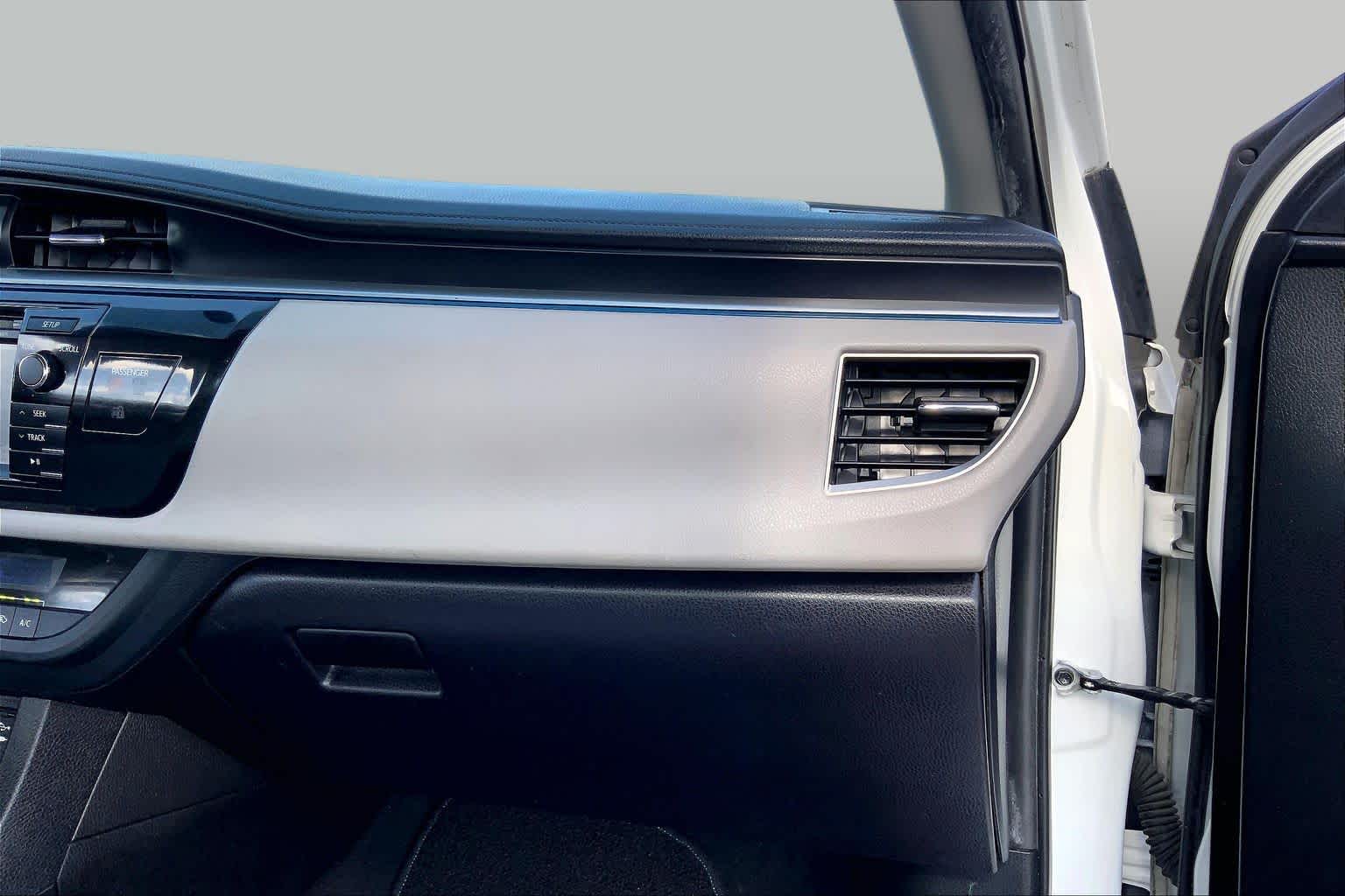 2016 Toyota Corolla LE Super White at Auto Boutique Texas