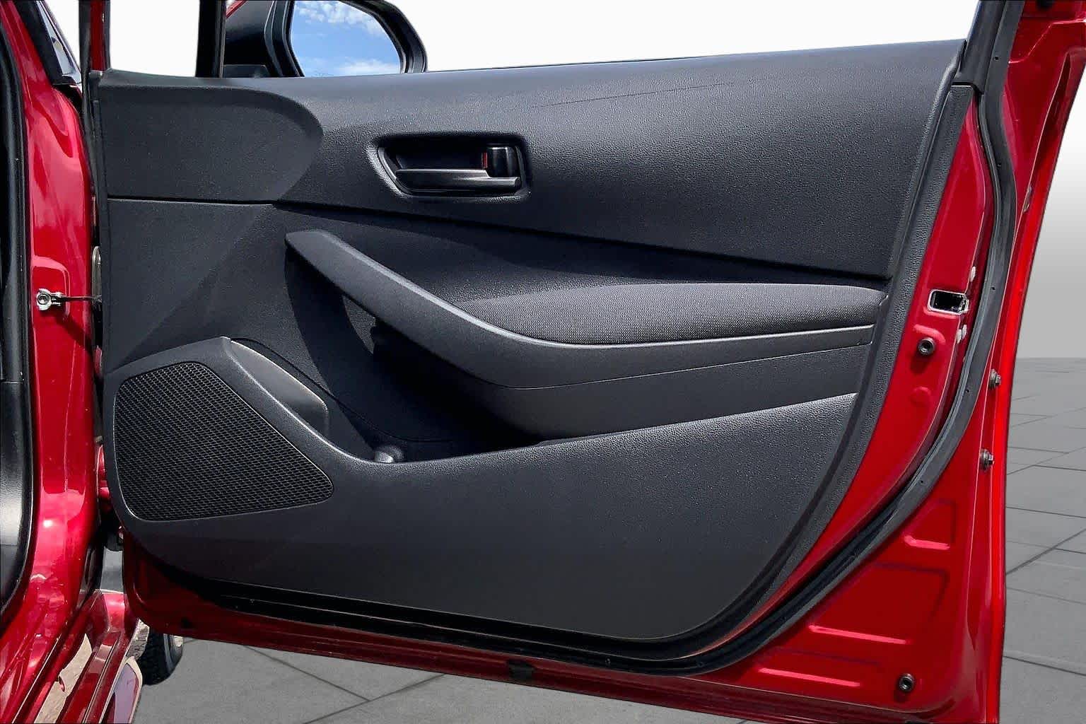 2022 Toyota Corolla LE Ruby Flare Pearl at HGreg Houston