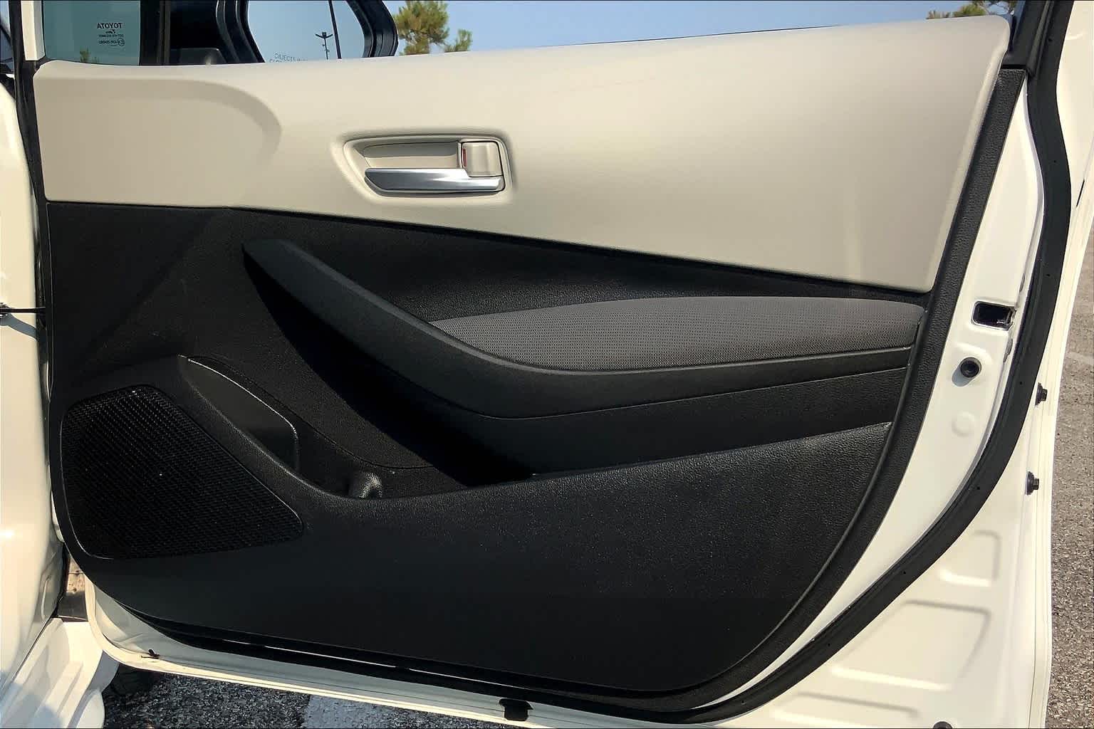2021 Toyota Corolla LE Super White at HGreg Houston