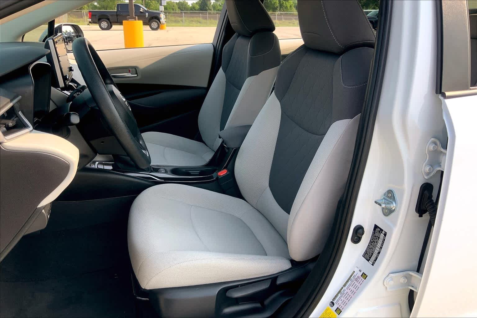 2021 Toyota Corolla LE Super White at HGreg Houston