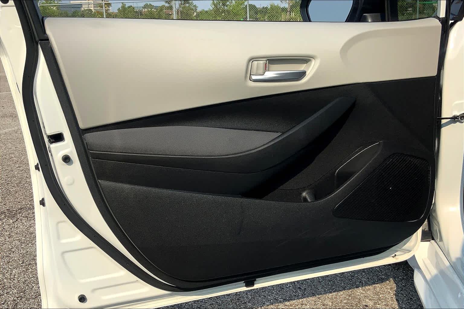 2021 Toyota Corolla LE Super White at HGreg Houston