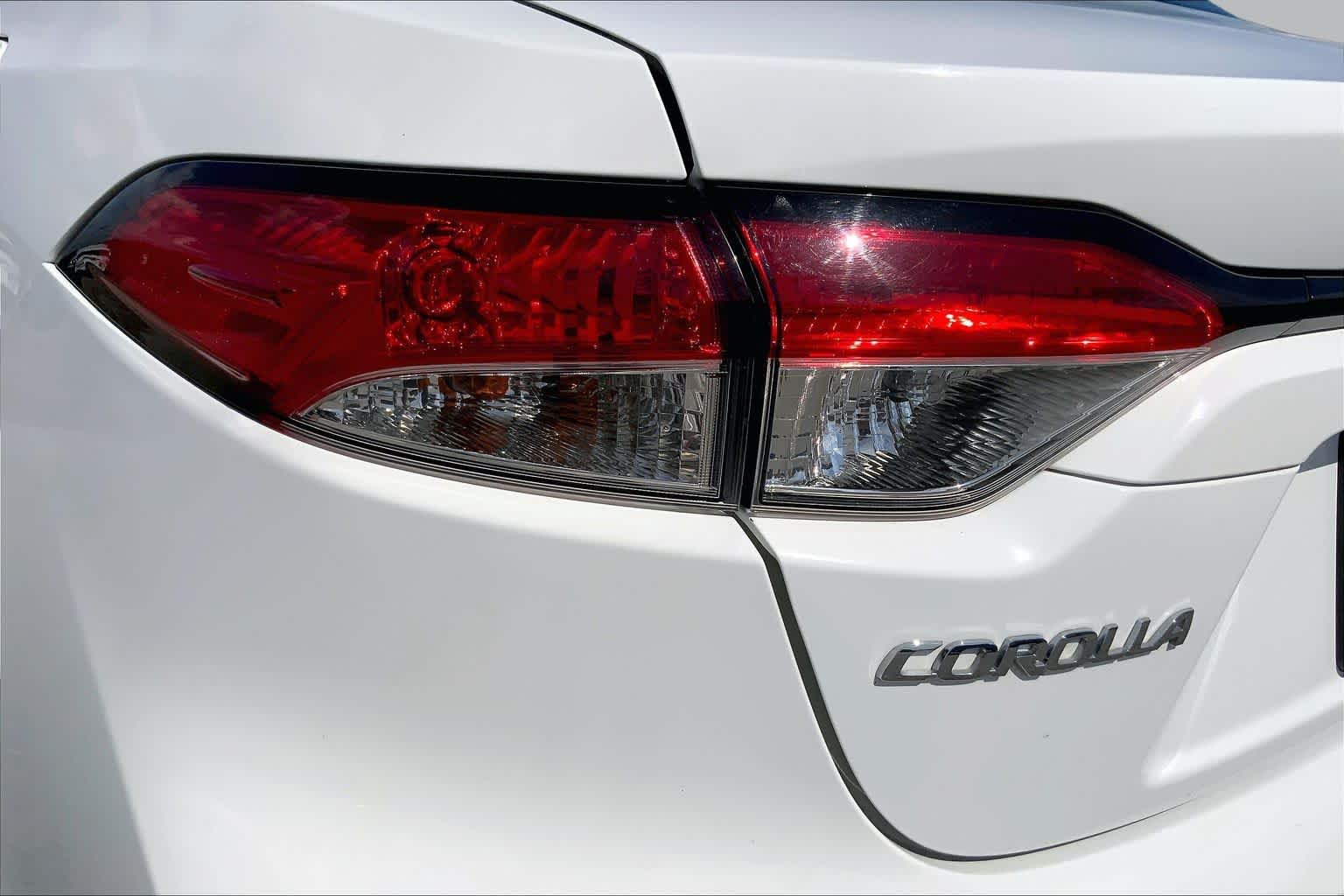 2021 Toyota Corolla LE Super White at AutoNation USA Katy
