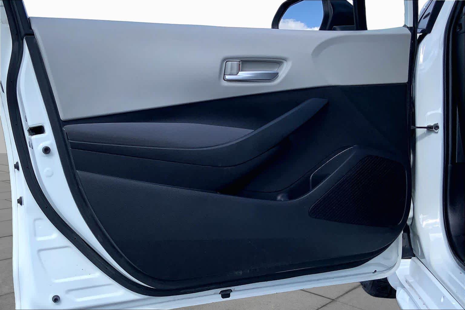 2021 Toyota Corolla photo 21 of 36