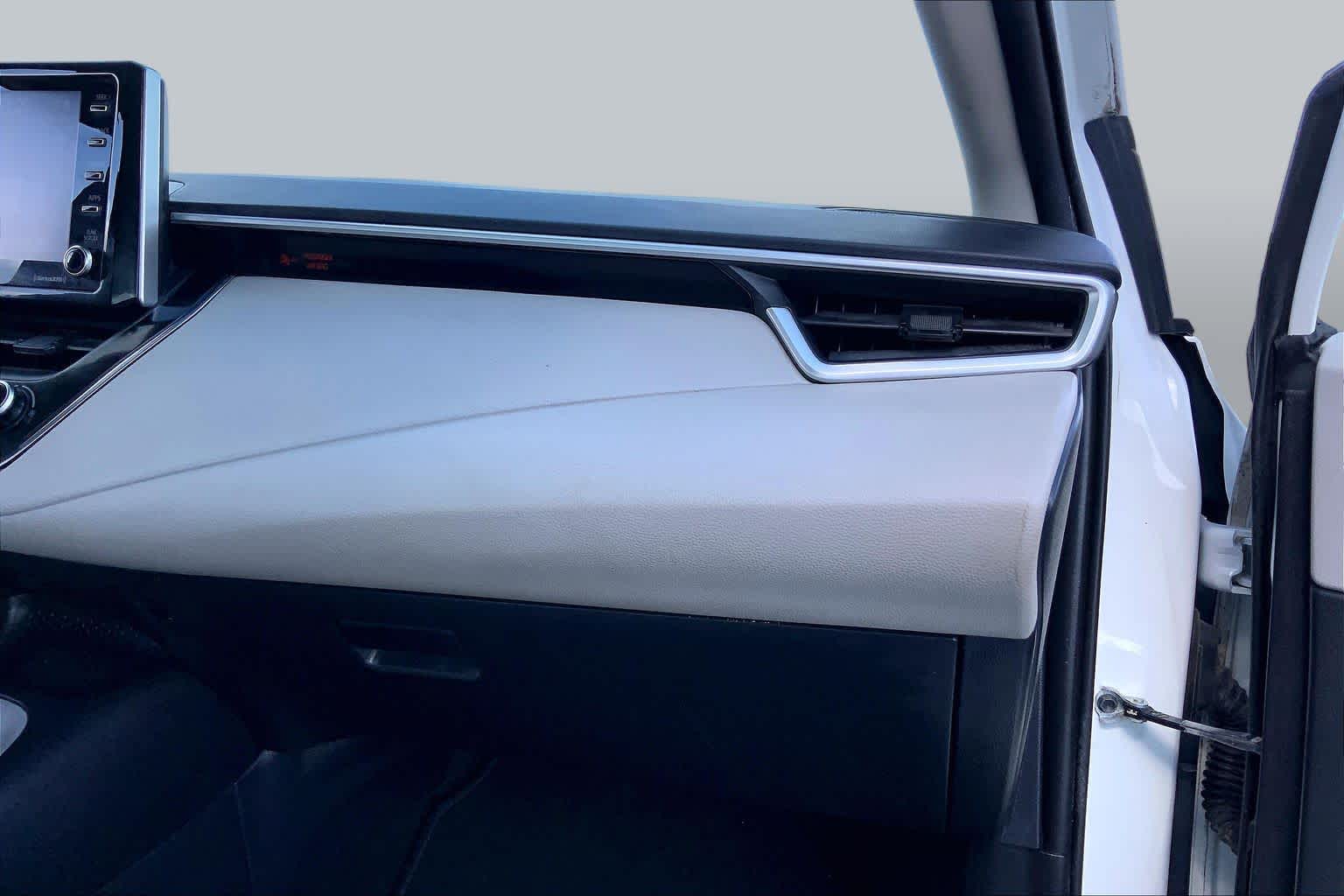 2021 Toyota Corolla photo 18 of 36