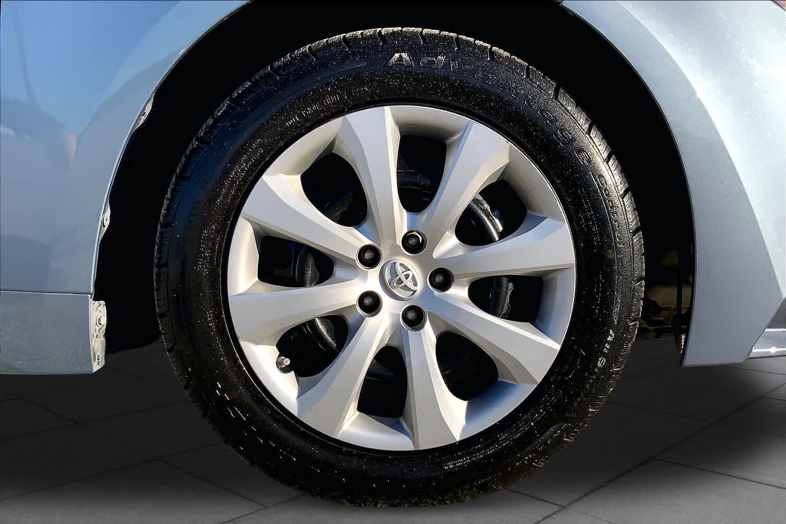 2020 Toyota Corolla photo 11 of 36