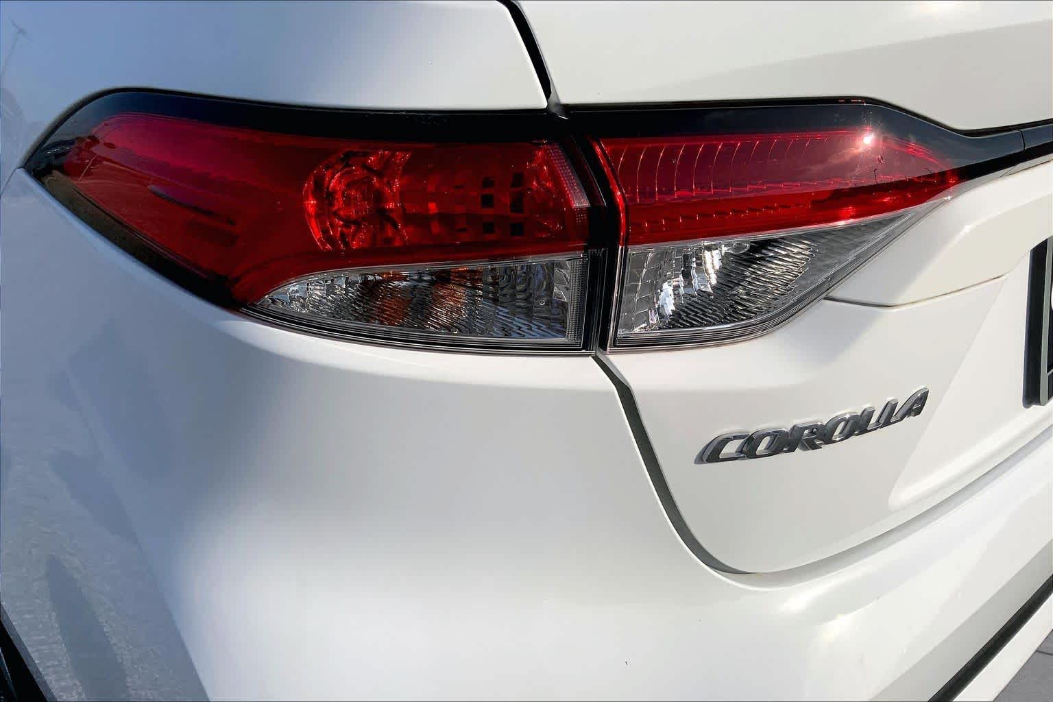 2020 Toyota Corolla LE Super White at AutoNation USA Houston