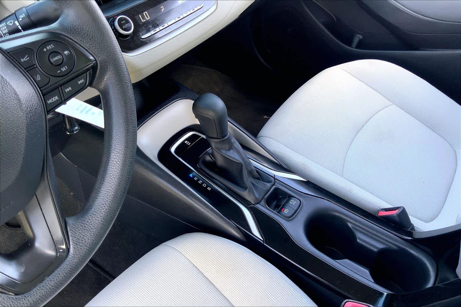 2020 Toyota Corolla LE Super White at AutoNation USA Houston