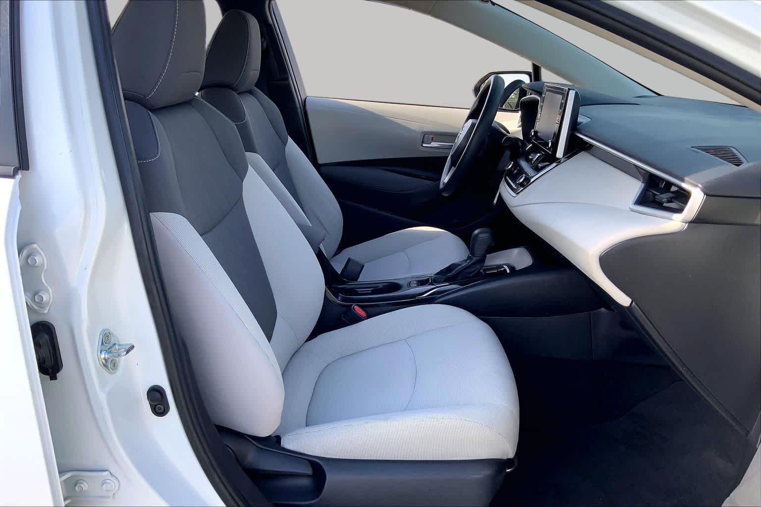 2020 Toyota Corolla LE Super White at AutoNation USA Houston