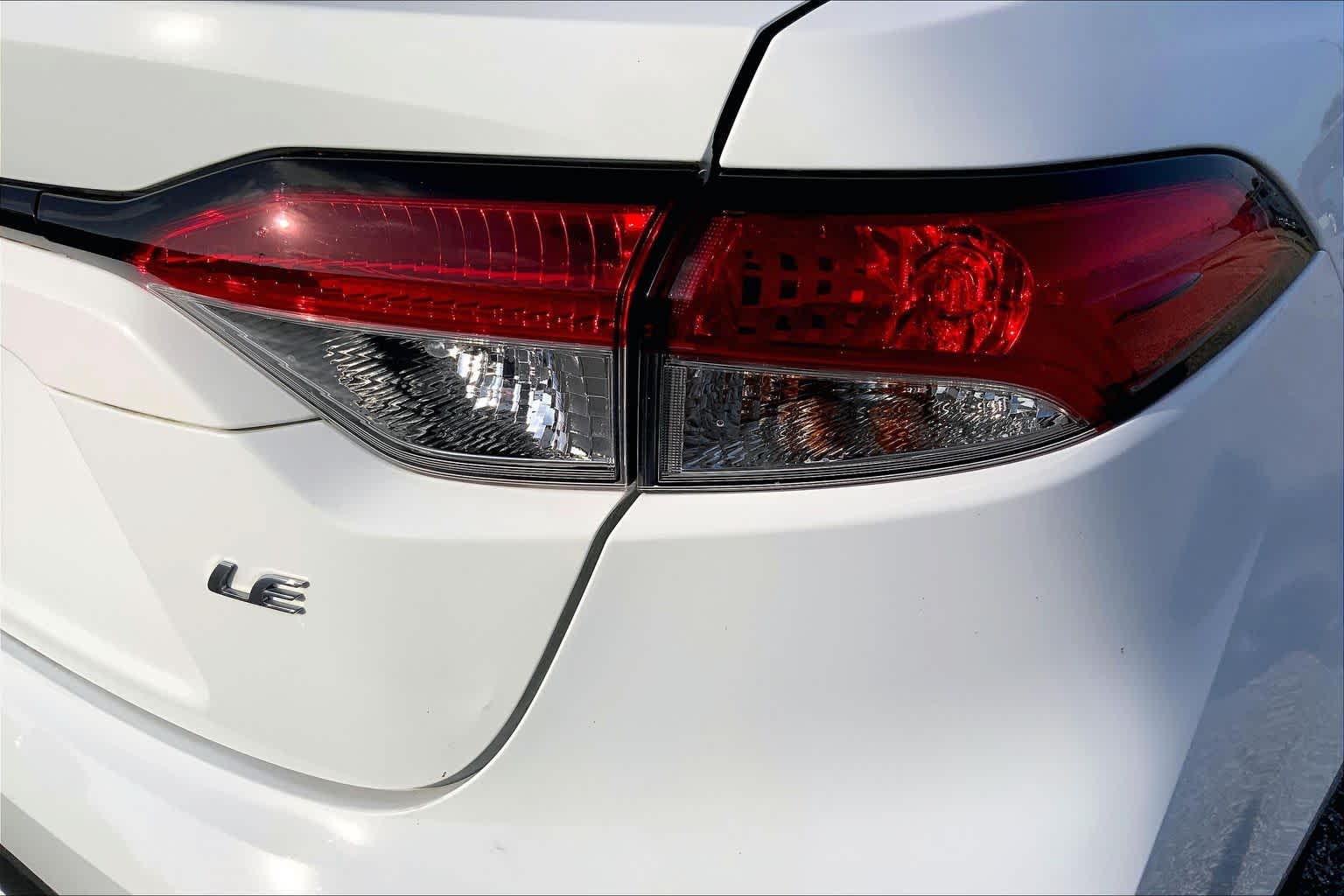 2020 Toyota Corolla LE Super White at AutoNation USA Houston