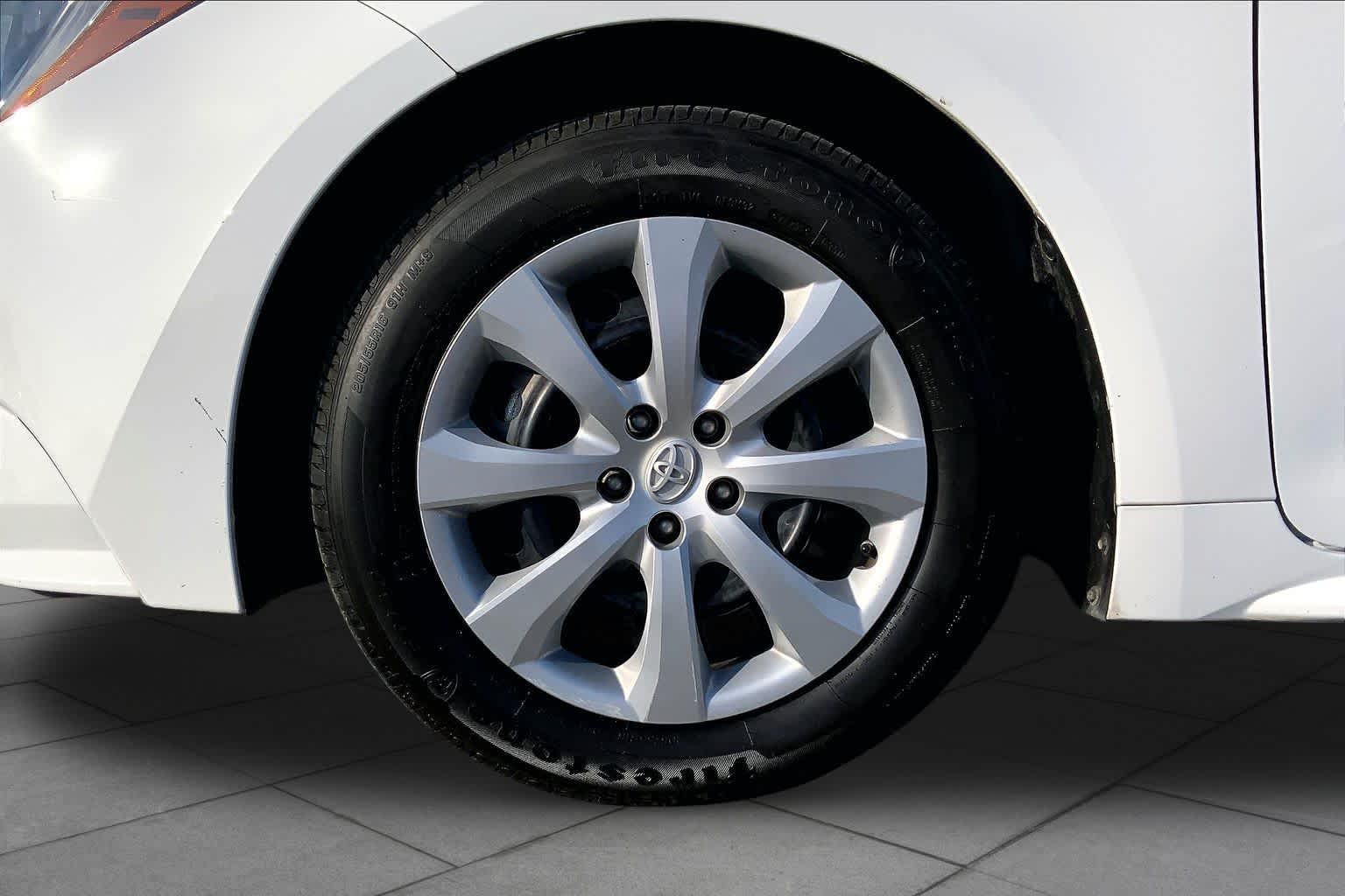 2020 Toyota Corolla LE Super White at AutoNation USA Houston