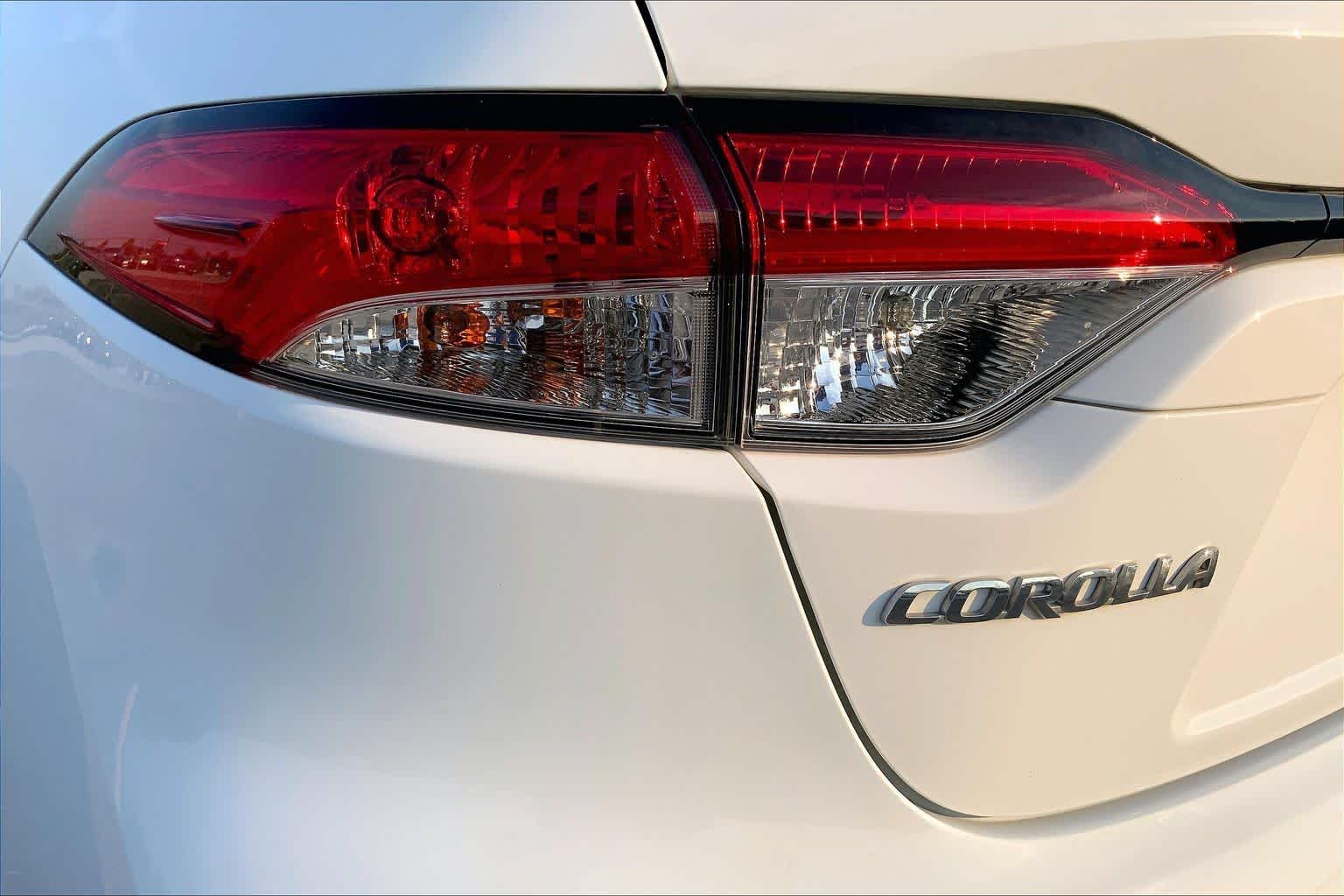 2020 Toyota Corolla LE Super White at Mercedes-Benz of Houston North