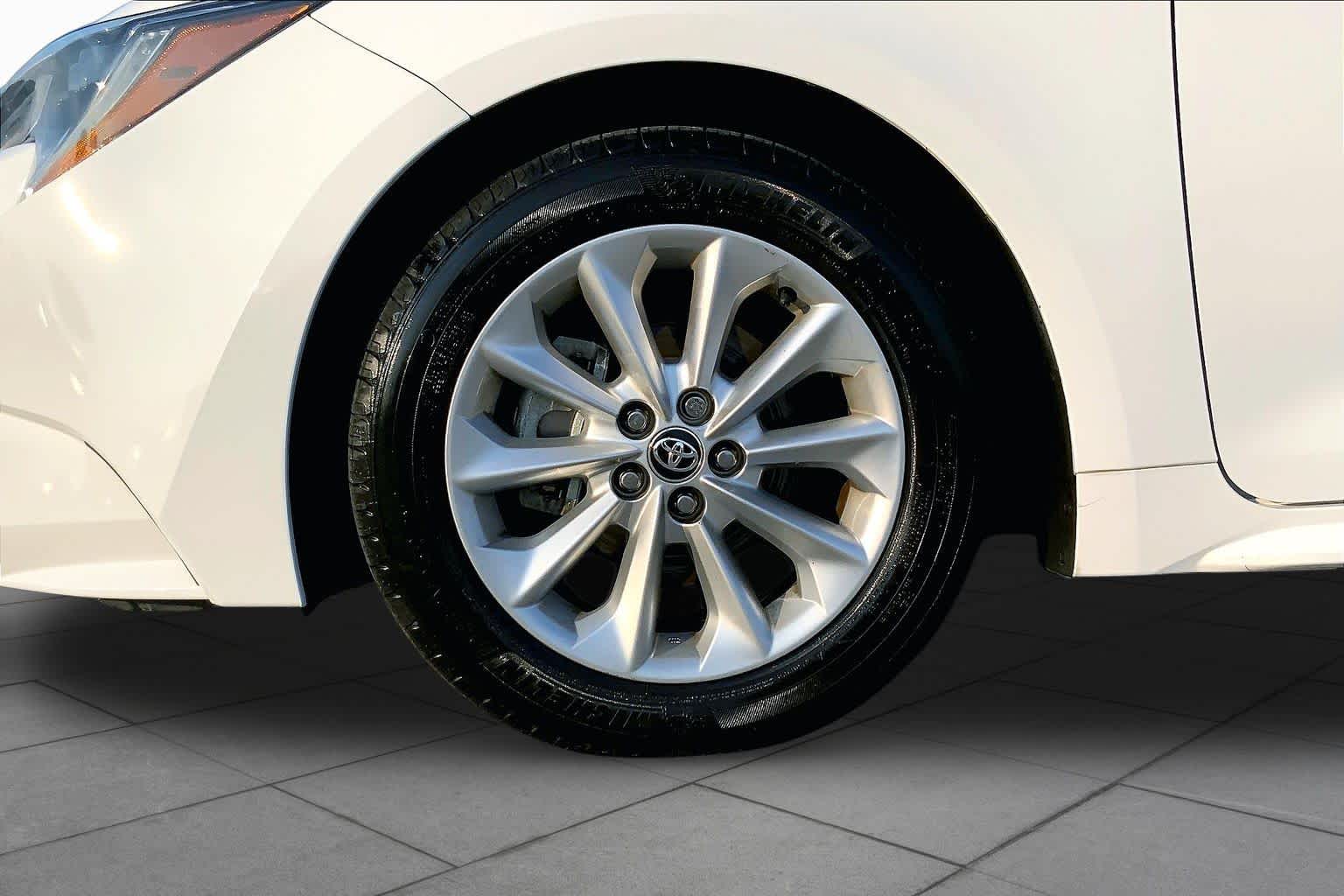 2020 Toyota Corolla LE Super White at Mercedes-Benz of Houston North
