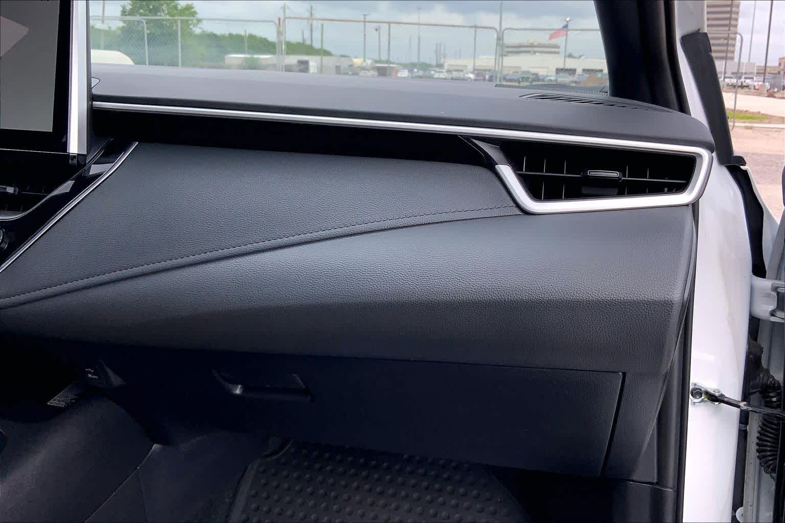 2025 Toyota Corolla SE Wind Chill Pearl at Group 1 Toyota Southwest
