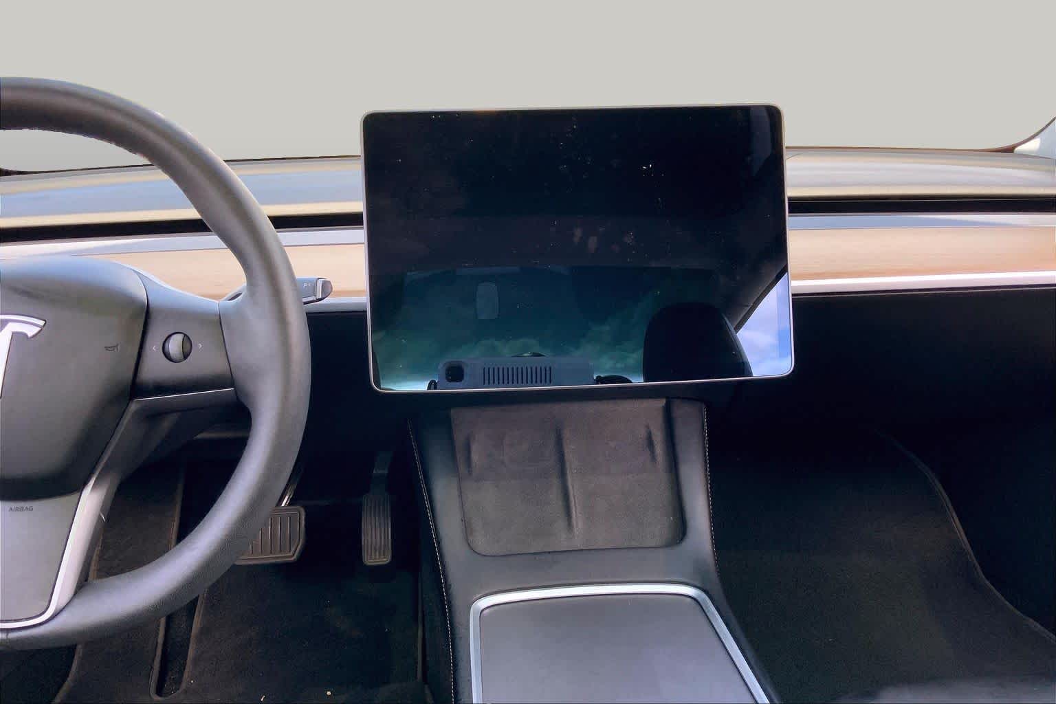 2021 Tesla Model 3 photo 6 of 32