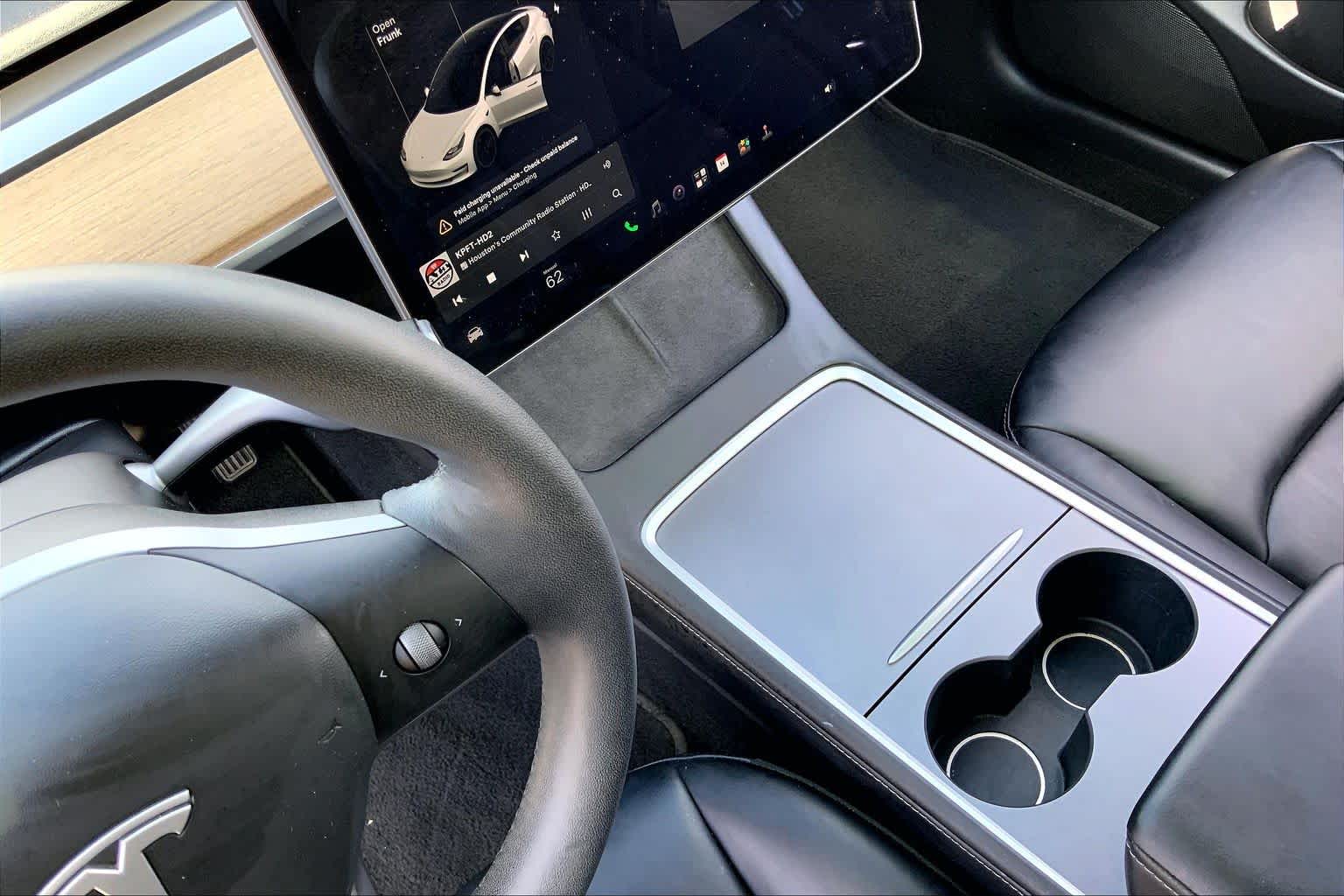 2021 Tesla Model 3 photo 15 of 32