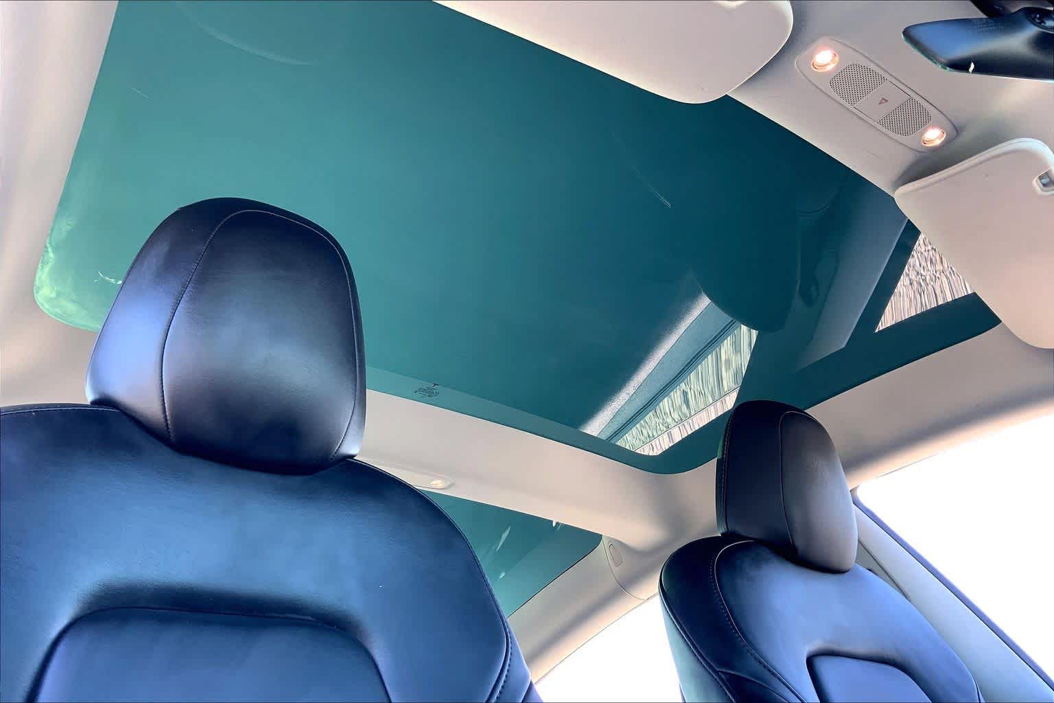 2021 Tesla Model 3 photo 13 of 32