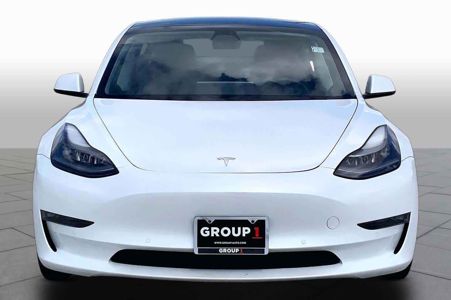 2021 Tesla Model 3 photo 3 of 32