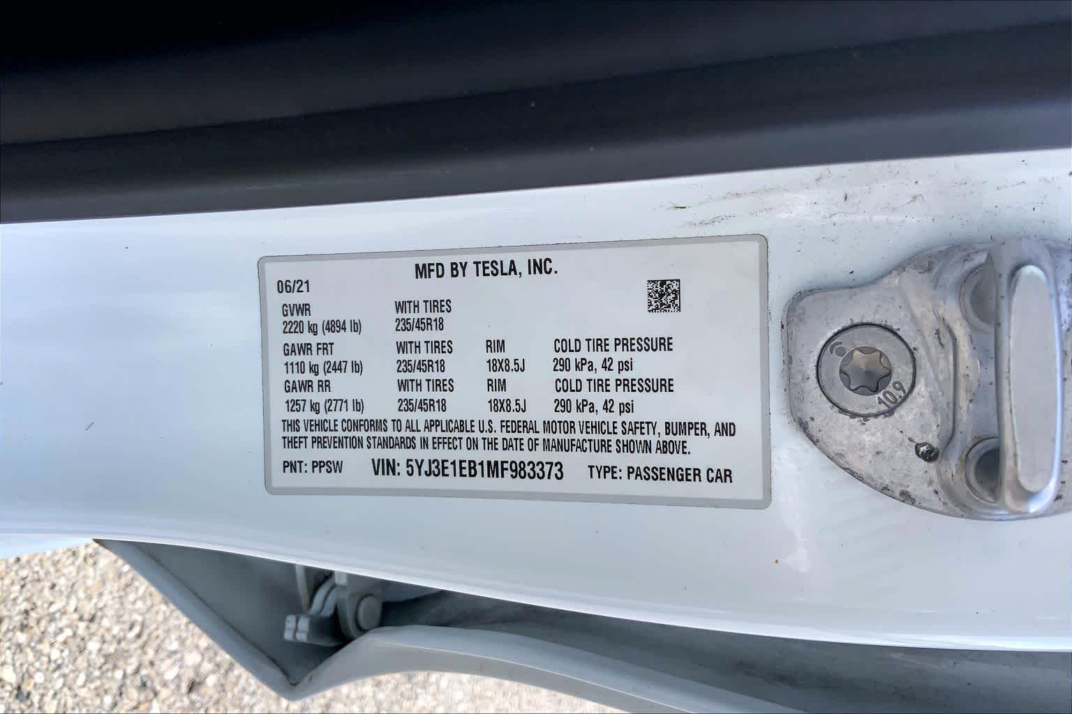 2021 Tesla Model 3 photo 32 of 32