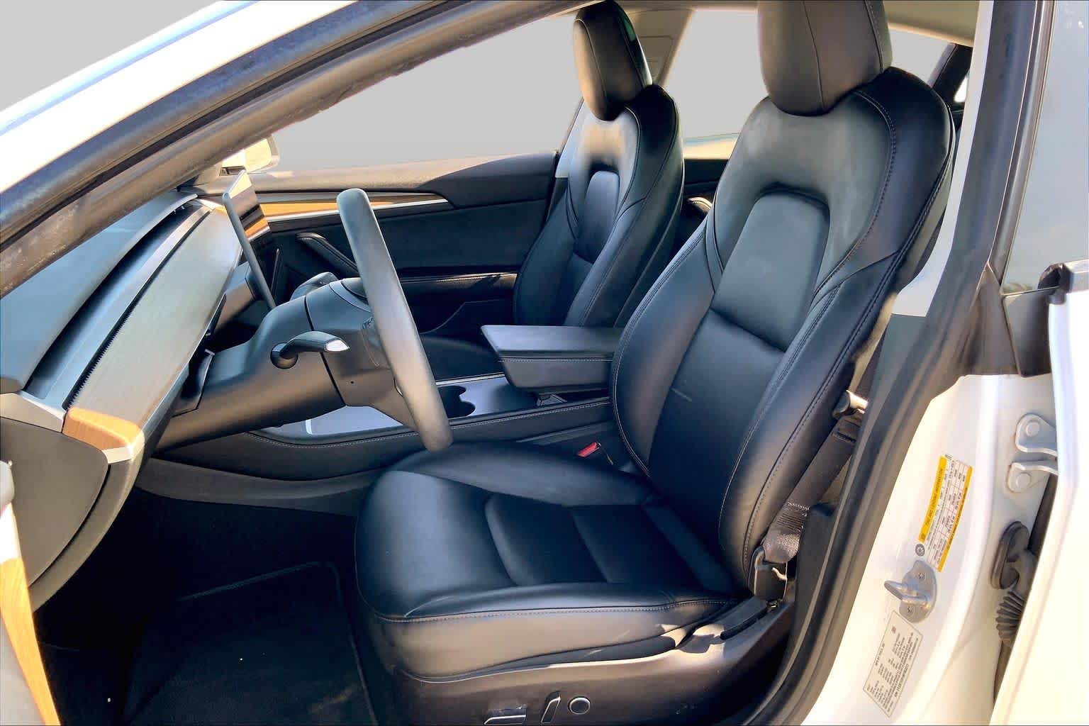 2021 Tesla Model 3 photo 7 of 32
